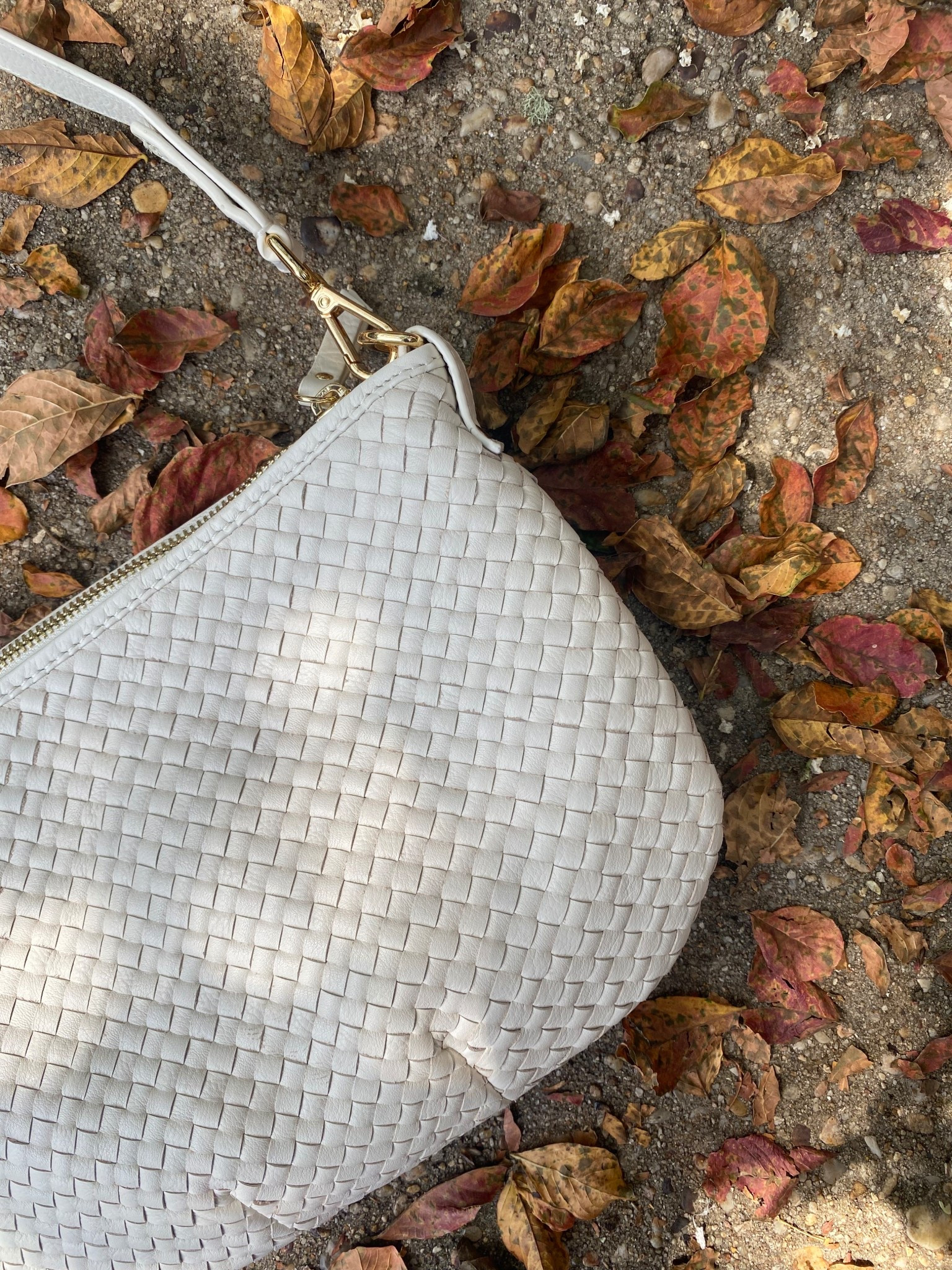 The perfect @onequince leather bag for Fall! Use it as a clutch, handbag or shoulder bag🫶🏼

#quincepartner autumn jackets, fall outfit, fall style, ootd, mom outfit, jeans, boots, neck scarf, preppy style, timeless, classic, autumn ootd, farmers market, equestrian style, outfit ideas, quince, wedding guest, fall fashion, western style, country concert, fall photoshoot, lauren england, the good state, ltkunder100, casual outfit, elevated outfit

#LTKStyleTip #LTKItBag #LTKSeasonal