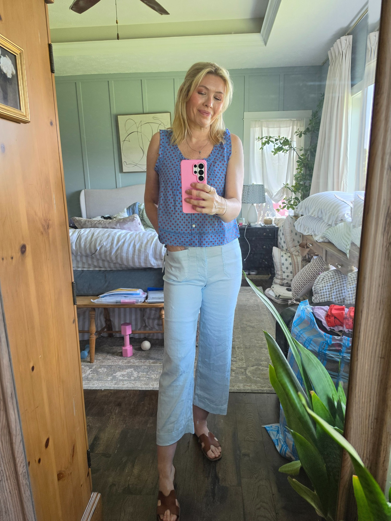 Love these linen pants. Perfect for spring and summer. I'm wearing a 29 in the pants and a small in the top.

#LTKootd #LTKSeasonal #LTKOver40