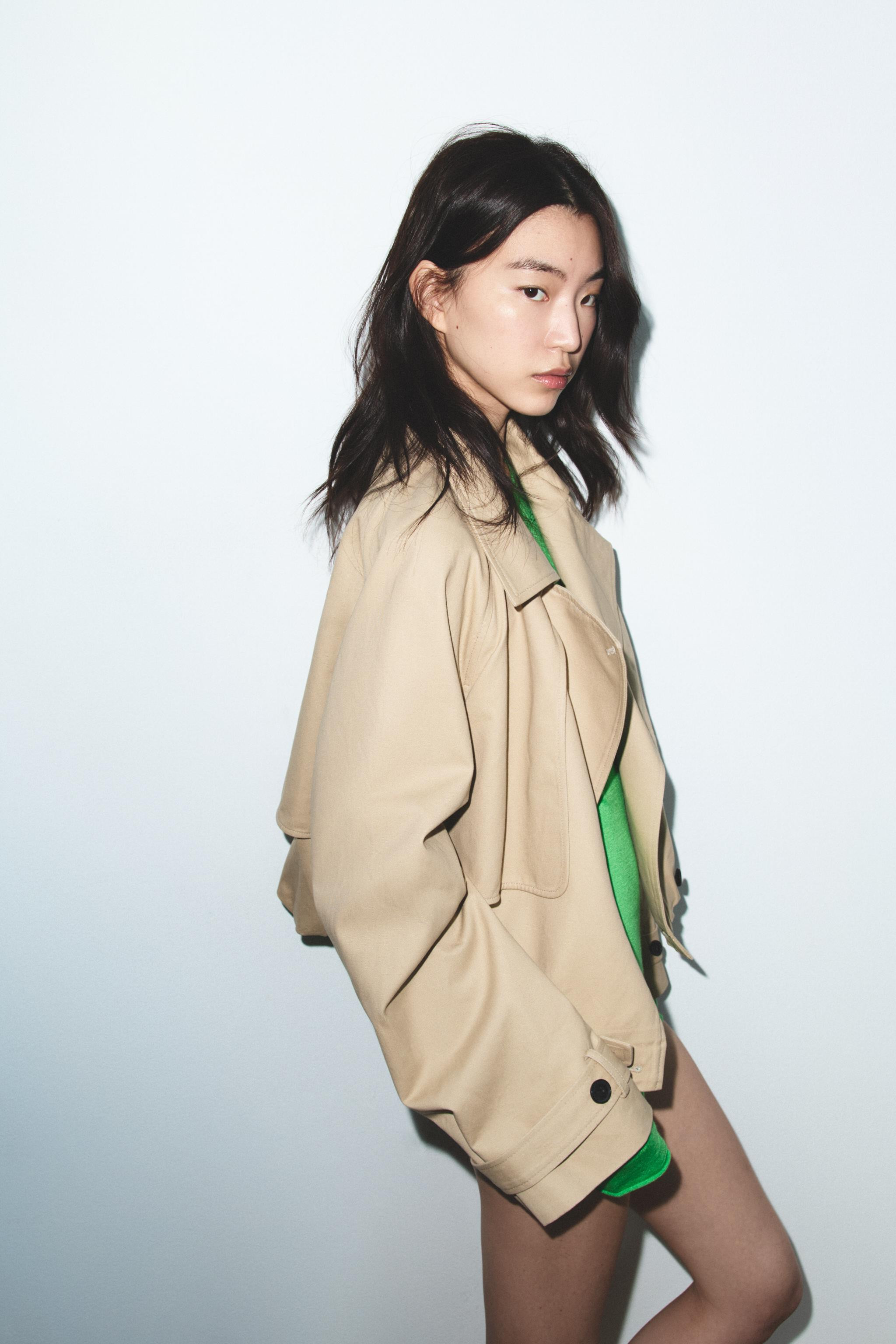 SHORT TRENCH COAT WITH BALLOON EFFECT | Zara UK