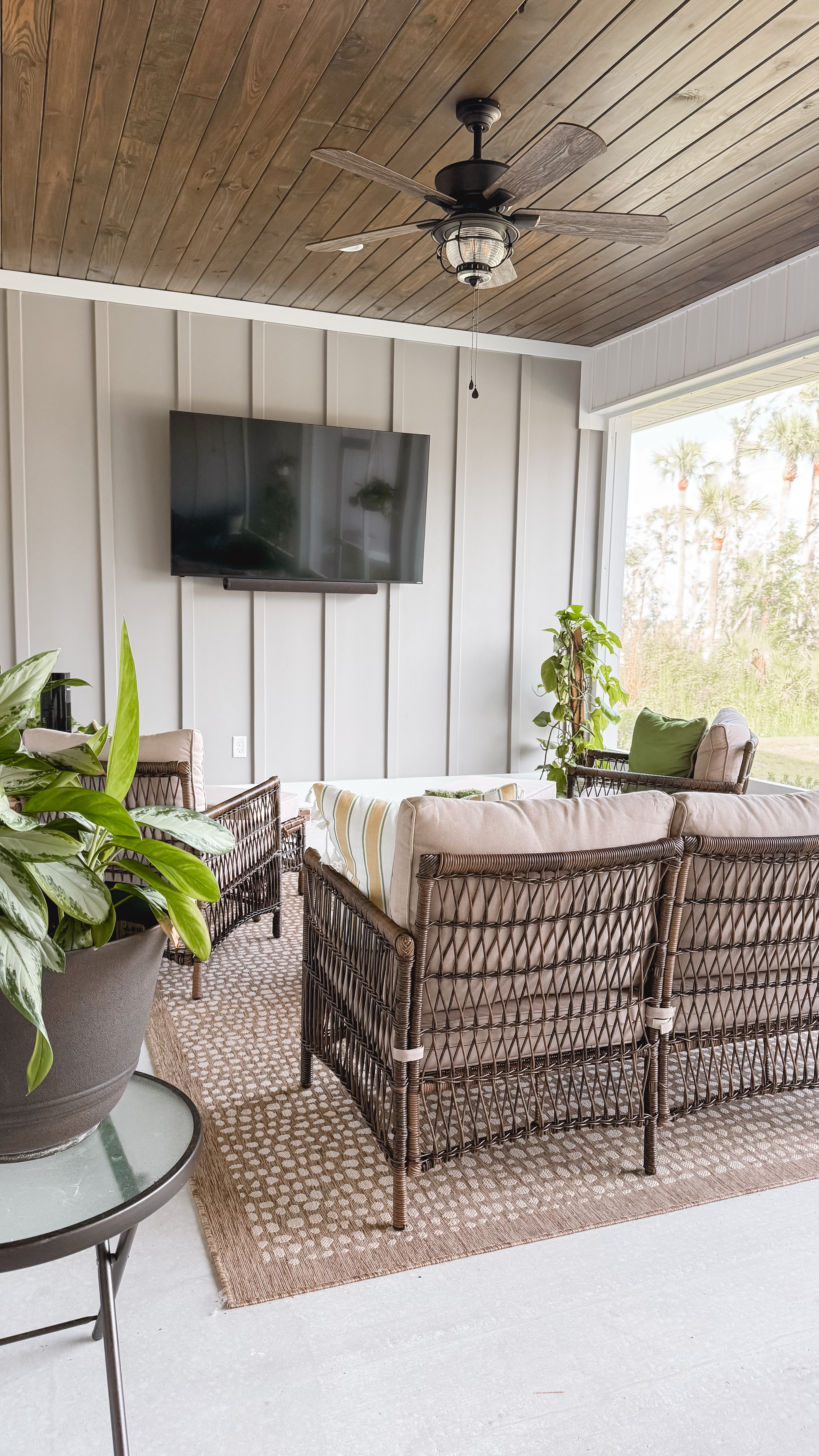 The back porch is calling! 🙌🏾