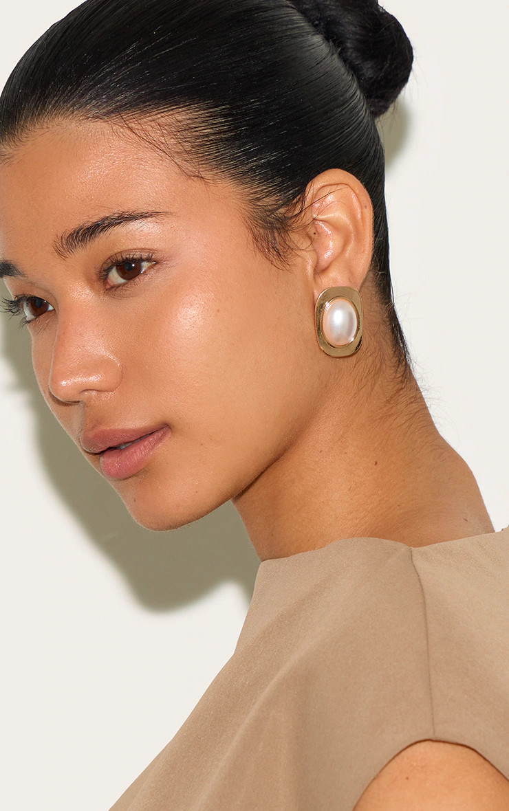 Gold Rectangular Enamel Stud Earrings | PrettyLittleThing UK