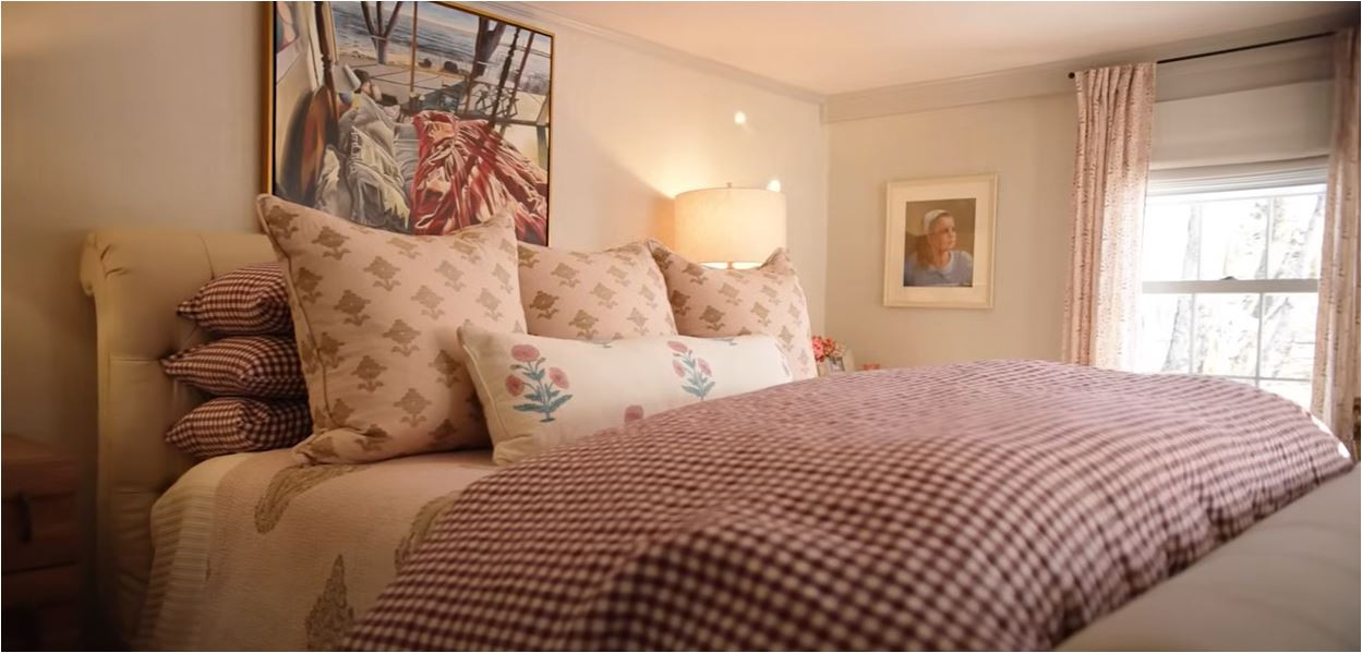 Get the look! Nicola's Home PRIMARY BEDROOM as seen on the Homeworthy video. 

 