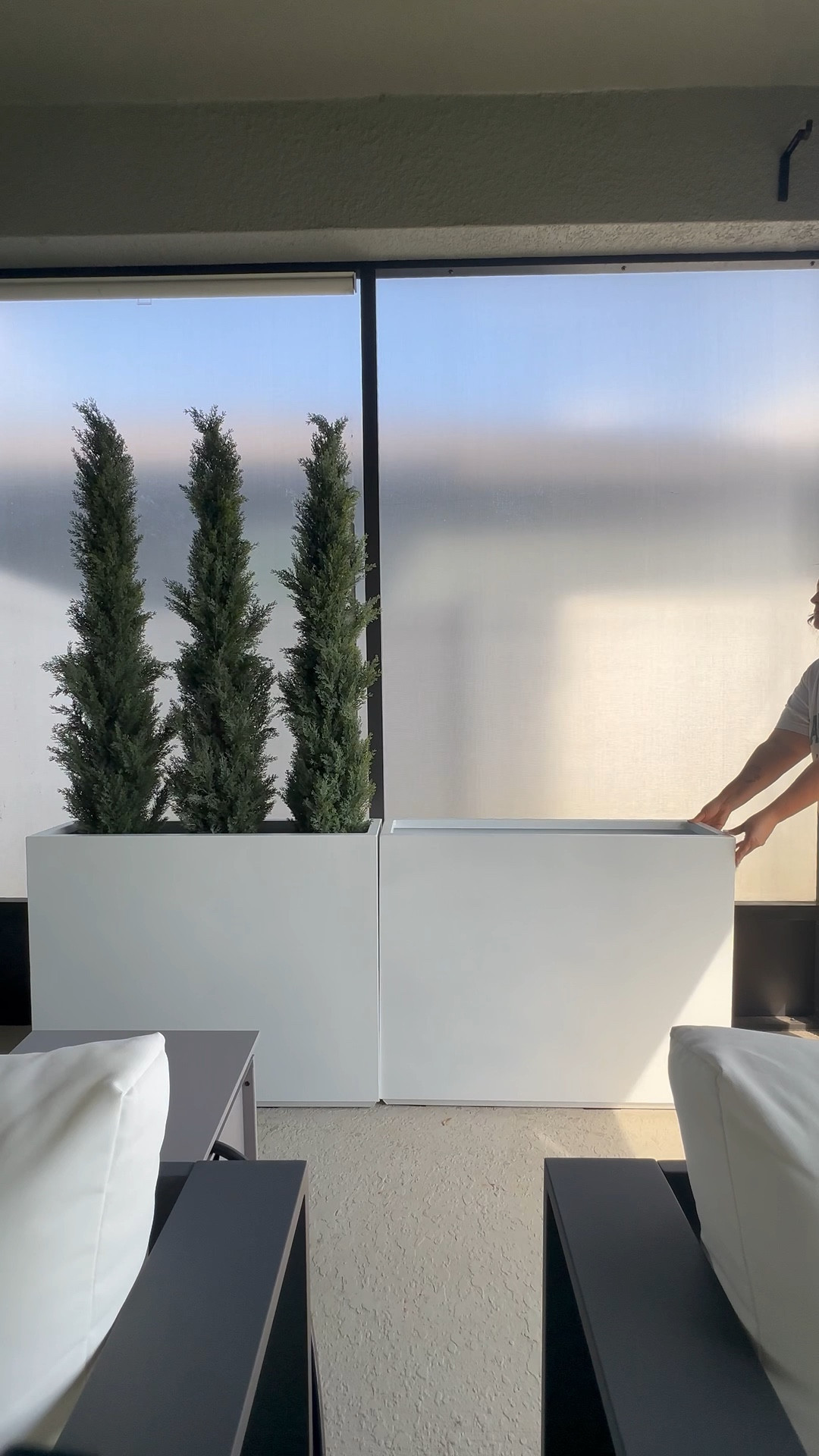 Beautiful white planters to create extra privacy for your outdoor space ❤️



Outdoor decor
Home & garden
Home decor
Patio refresh
DIY outdoor privacy
Pool deck
Plant pots

#LTKHome