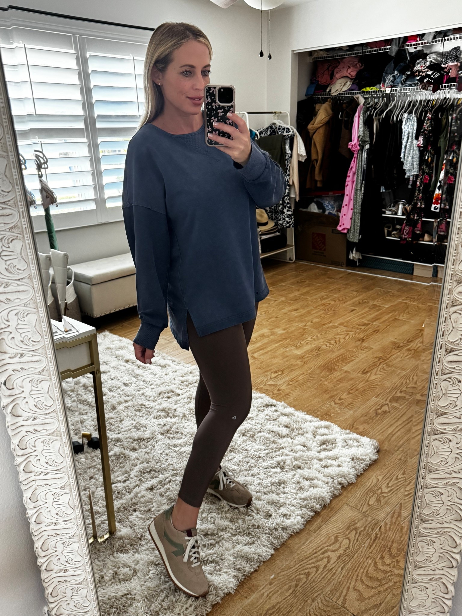 Leggings outfit 

#LTKootd #LTKgrwm #LTKMidsize