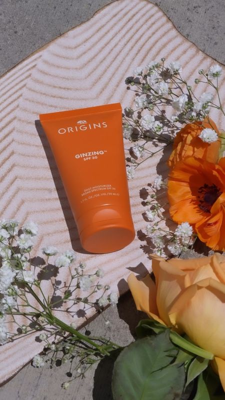 Sun protection is critical for radiant skin so I added @origins GinZing SPF30 daily moisturizer to my morning skincare routine. The non-oily formula is lightweight, hydrating, and protects against oxidative damage, UV and blue light rays. It also gives my skin an all-day, healthy glow. Shop this at @Ultabeauty linked below. #originspartner #ltkfindsunder50 #ltksalealert


#LTKVideo #LTKOver40 #LTKBeauty