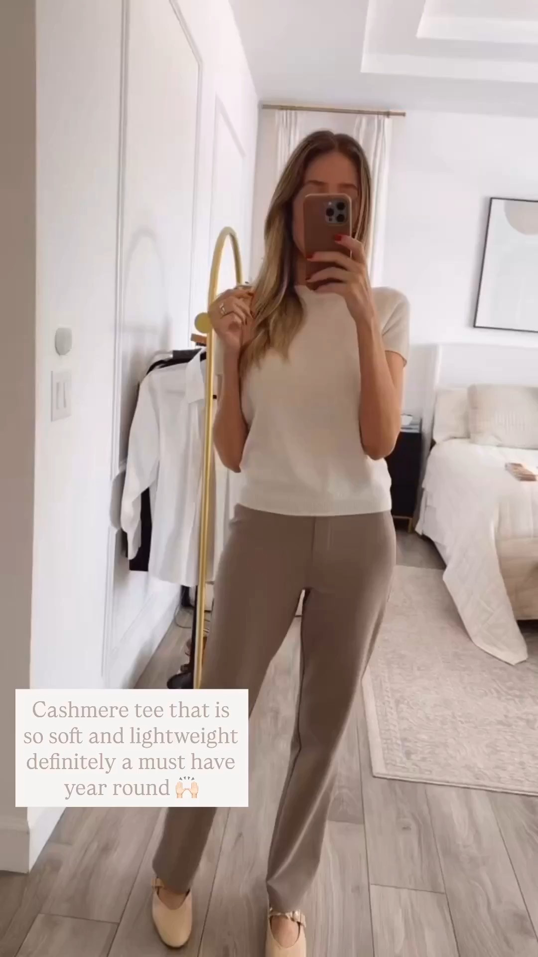 The cashmere tee and the straight pants are such great basics to have in your closet, so easy to style and they have an amazing quality! 



#LTKootd #LTKU #LTKSeasonal
