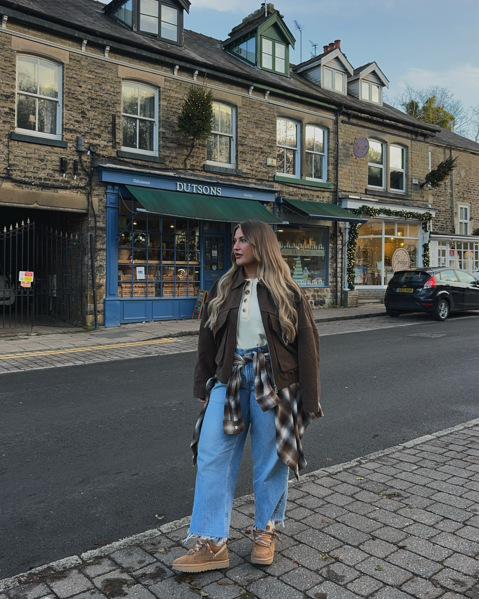 Obsessed with my @uggsineurope lowmel Ugg trainers in chestnut 🤎🤎

#LTKfestive #LTKcurves #LTKwinter