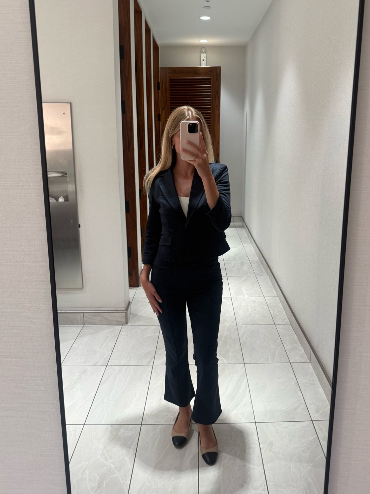 work
Suit 
Attorney 
Lawyer
Matching set
Petite 
Interview 
Business casual
Law school 
Navy suit 
College

#LTKootd #LTKPetite #LTKWorkwear