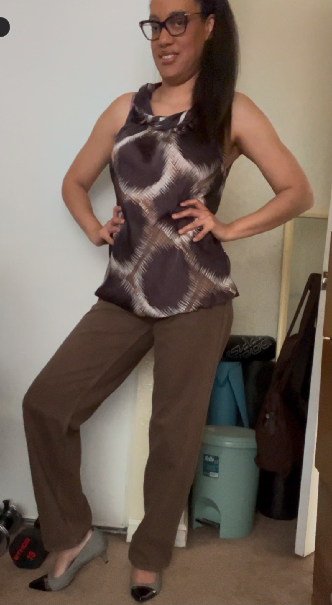 Baggy brown jeans and silk blouse and Gary high heels. 

#LTKParties #LTKStyleTip #LTKU