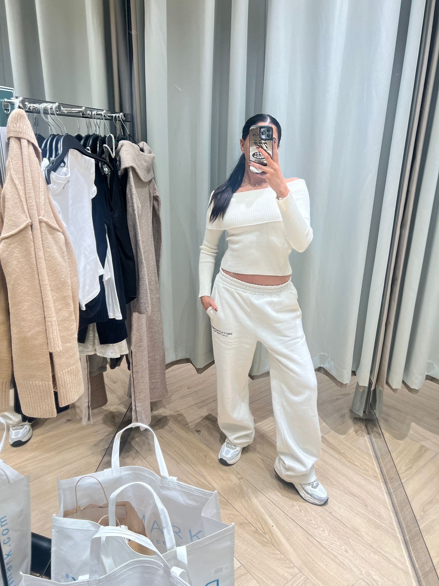 Cream joggers, white sweatpants, knitted off the shoulder jumper, H&M


#LTKstyletip #LTKeurope #LTKSeasonal