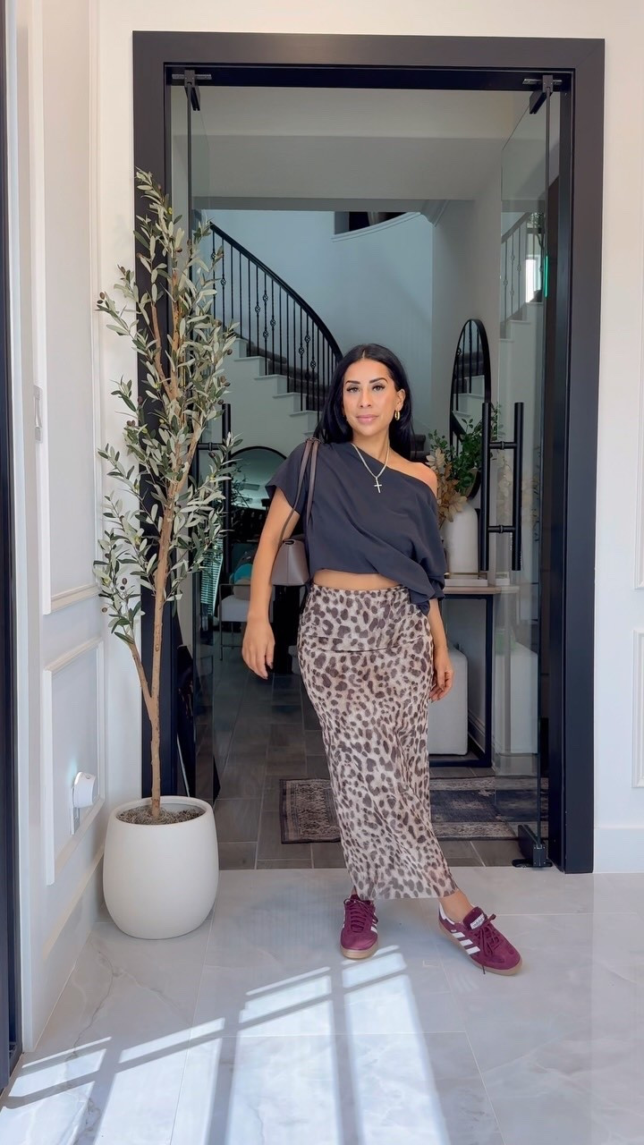 Comment “shop” to get outfit details 🍂 

#ootd #gdwm #fallstyle #falloutfitinspo #everydayoutfit everyday style, outfit inspo as a mom, easy outfits, casual outfit inspo, Amazon fashion. Amazon outfit inspo
