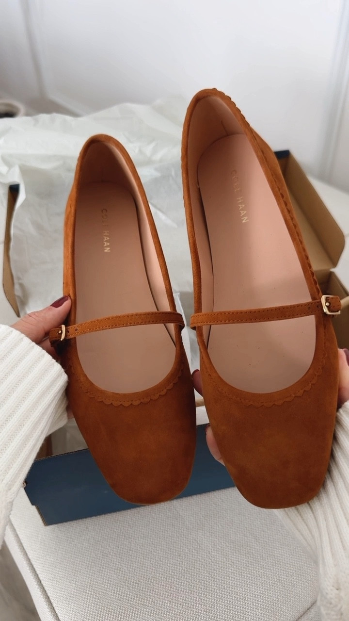 Gorgeous suede ballet flat!
Super stylish and perfect for fall. Fits true to size 

#LTKU #LTKStyleTip #LTKSeasonal
