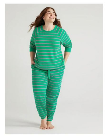 Joyspun Women's Sleep Fleece Top and Joggers Pajama Set, 2-Piece

#LTKplussize #LTKGiftGuide #LTKmidsize