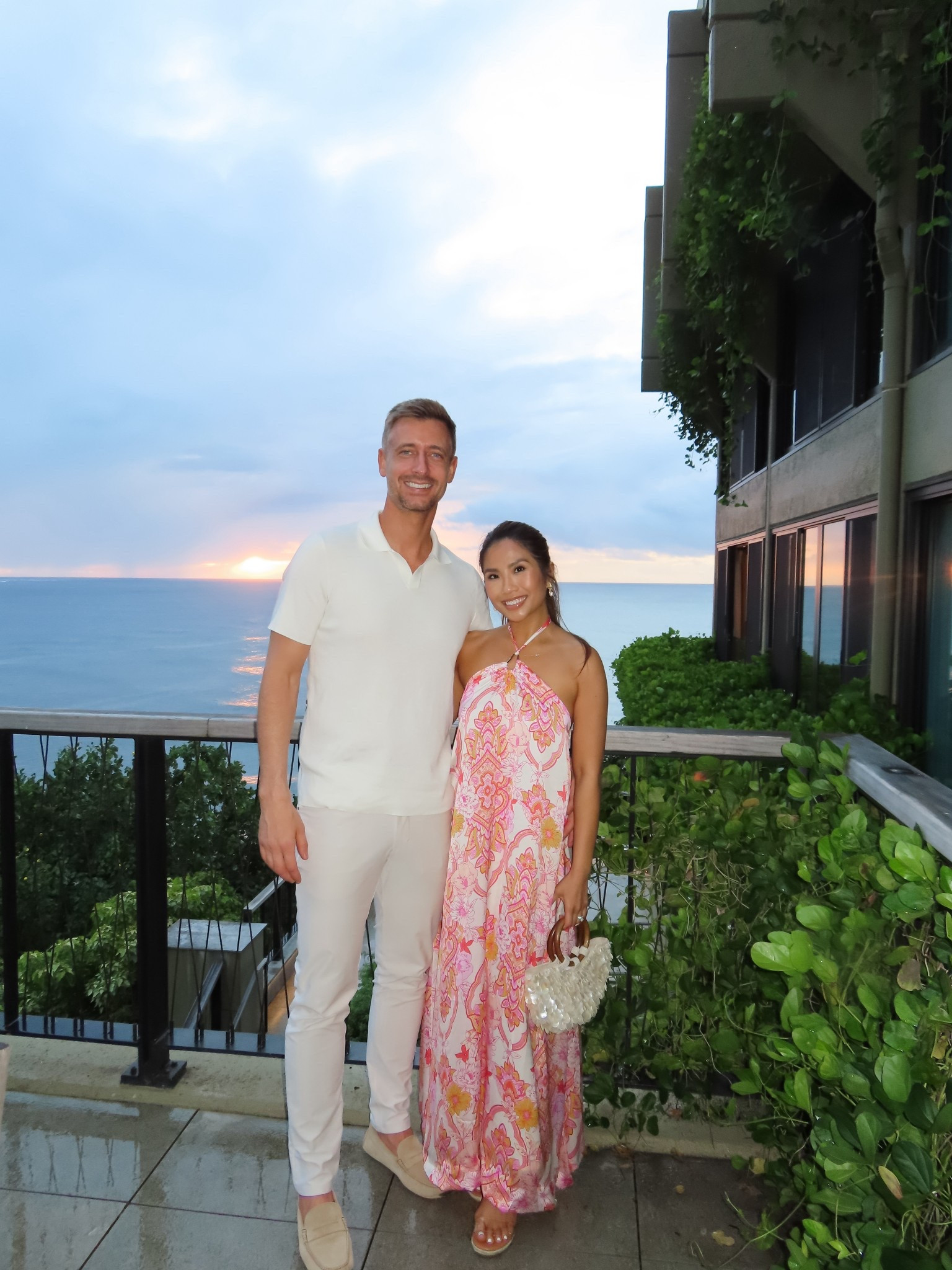 Stunning views at 1Hotel Hanalei Bay for dinner 🌺



TTS, wearing xs but I had to use fashion hem tape to make the hem shorter! If I had time I would have gotten it hemmed but the hem tape worked in a pinch 👏🏼