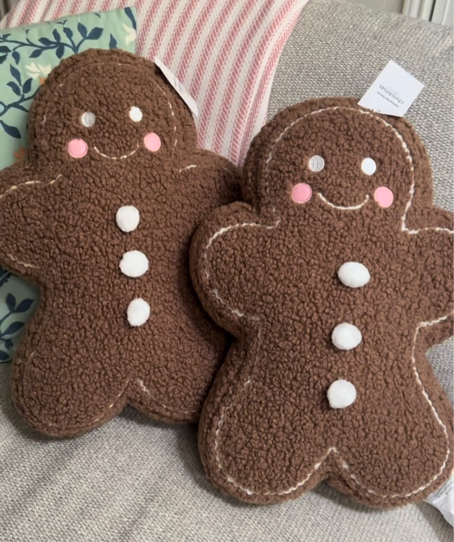 The CUTEST gingerbread pillows 🩷

#LTKhome #LTKHoliday #LTKSeasonal
