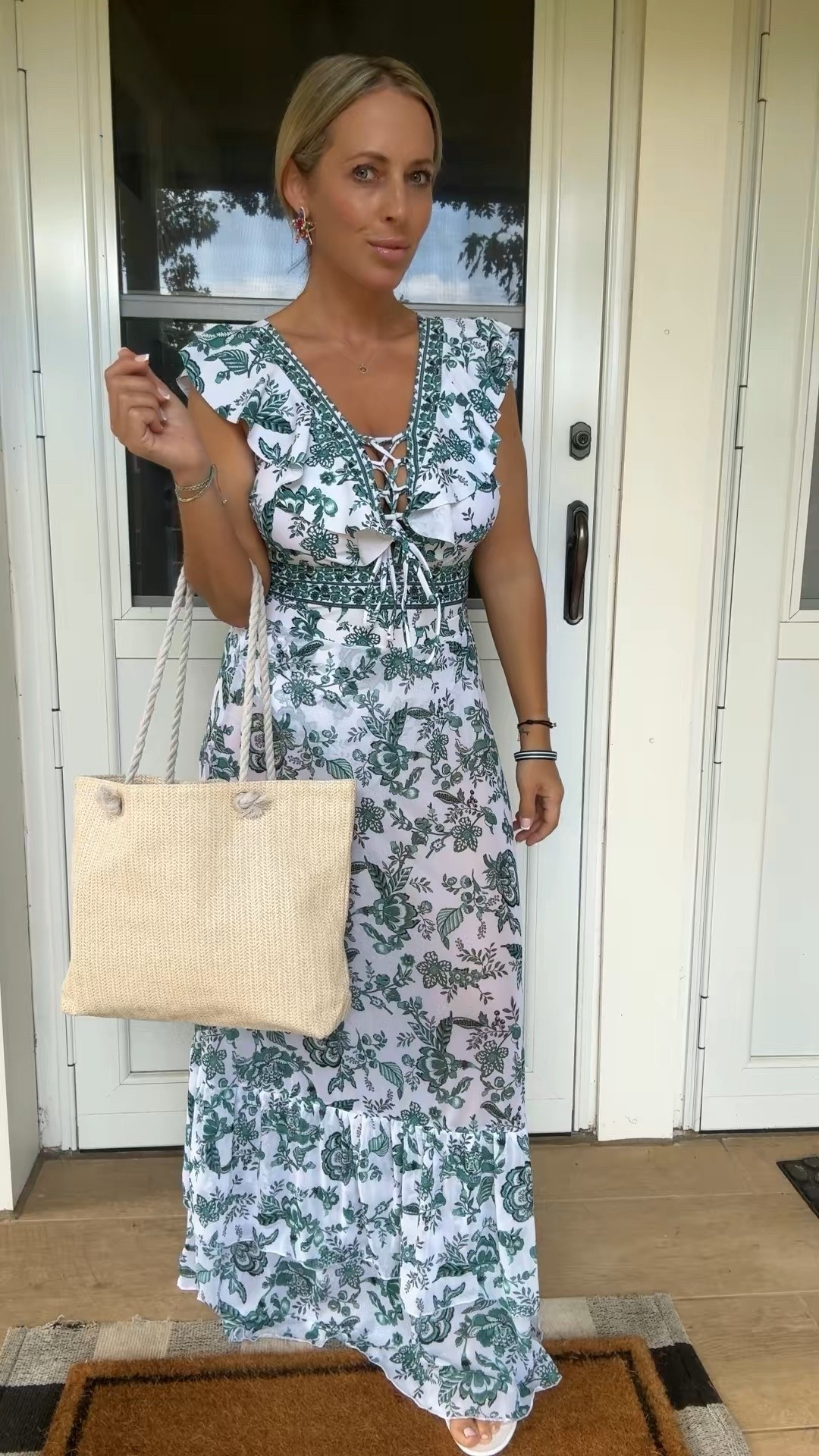 Hamptons beach day outfit 



#LTKMidsize #LTKFindsUnder50 #LTKSwim