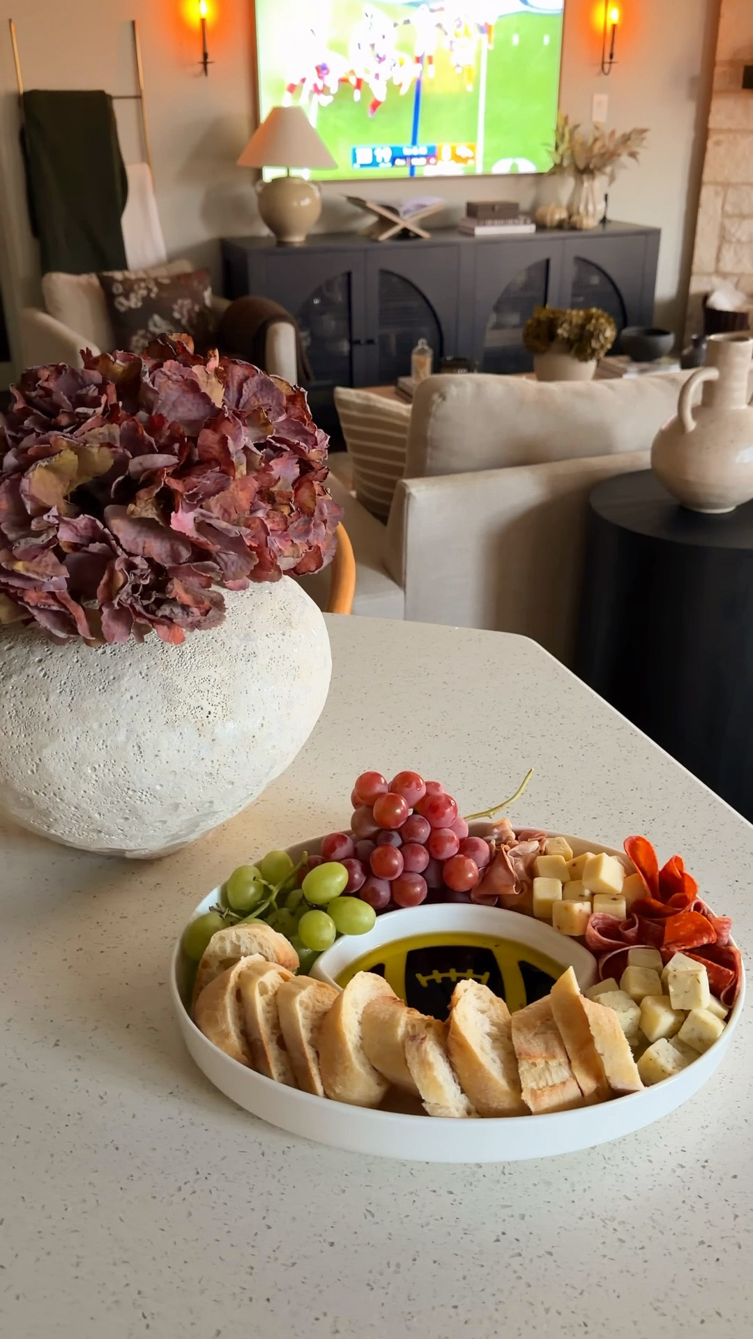 Game day snacks, but make them cute 🏈 
This ceramic tray makes even the easiest snacks look cute! Perfect for an effortless charcuterie, dips, or whatever you’re serving while watching the game.

#easyentertaining #footballsnacks #watchparty #footballseason #gamedayhosting

#LTKHome #LTKActive #LTKfoodie