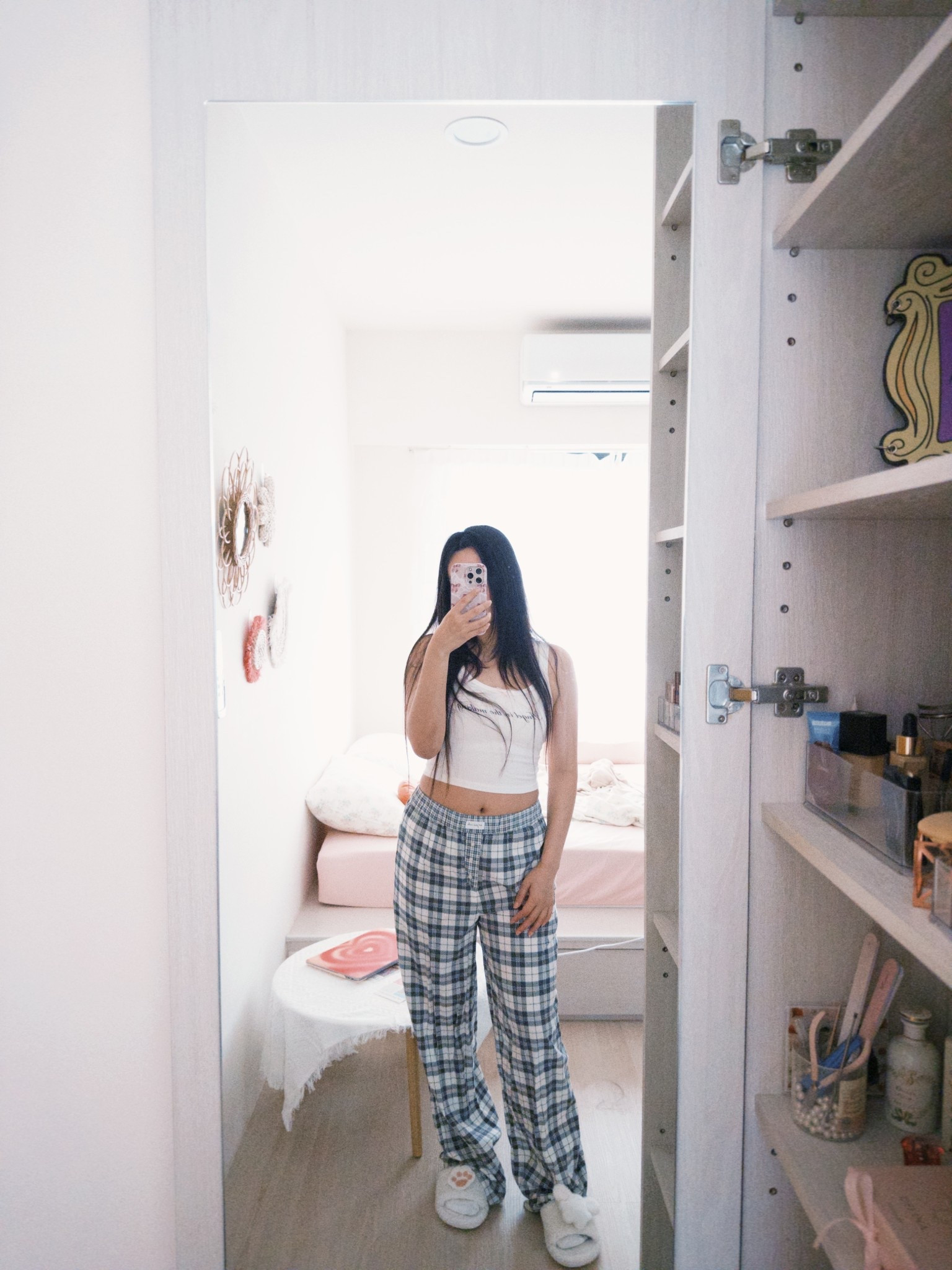 this comfy wide-leg pant is totally street-ready 🖤 看起來像睡褲，但其實是出門也OK的chill感穿搭✔️

#LTKasia #LTKsummer #LTKhome