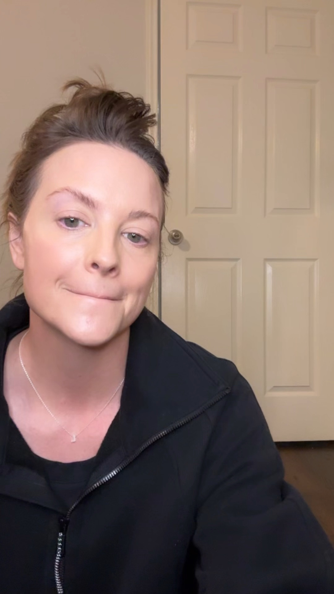 Battery storage
Lululemon quarter zip tts wearing xs
