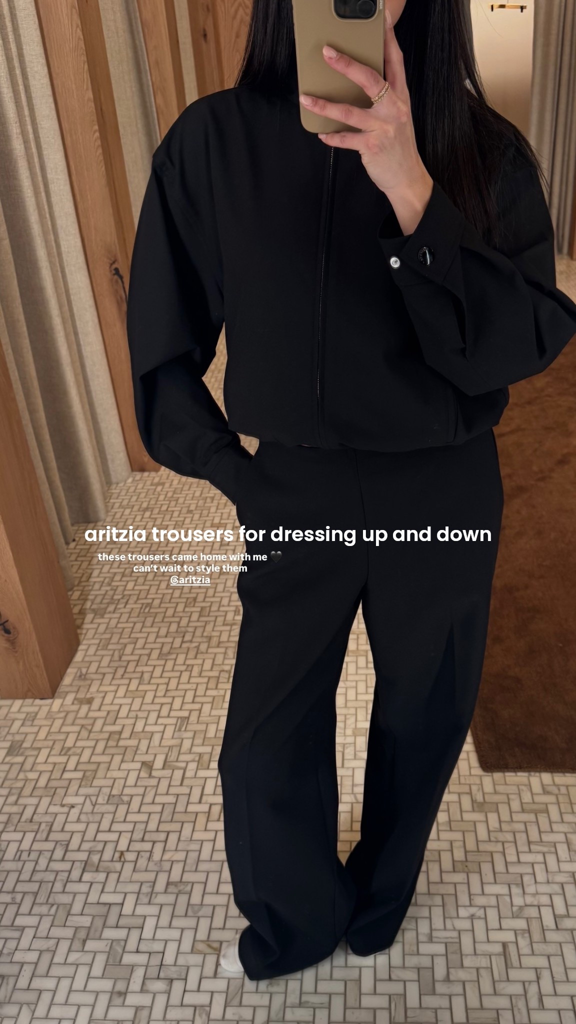 these trousers came home with me 🖤
can’t wait to style them — wearing a size 6! I sized up so I could wear them more low rise.
@aritzia