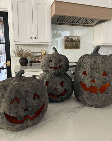Jack O’ Lanterns for less than $20 on @walmart !  These ceramic pumpkins are absolutely adorable!  They have a hole in the bottom where you can add a flickering candle.  I linked the supplies that I used to recreate the aged terracotta look. 

#walmartpartner #IYWYK #WalmartFinds Halloween home decor, diy, spooky time

#LTKhome #LTKstyletip #LTKHalloween