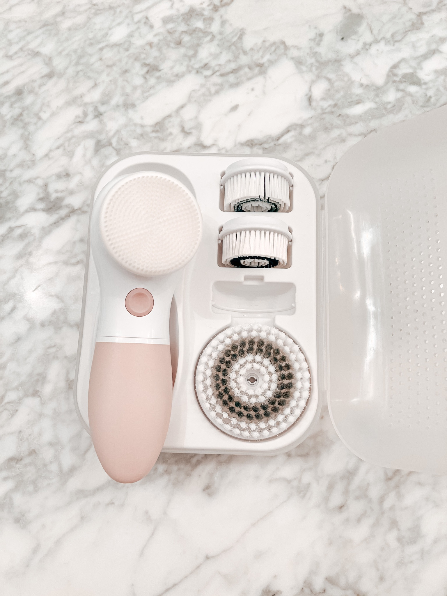 Best Facial Cleansing Brush! 

www.livingbarelyblonde.com

#beauty #skincare #ltkskincare #facialcleansingbrush #facialcleanser #beautytools #kristahor #cmcov #racheltim #summerofdi #barelyblonde #treasures #stylewithjen #jenniferxerin

#LTKunder100 #LTKFind #LTKbeauty