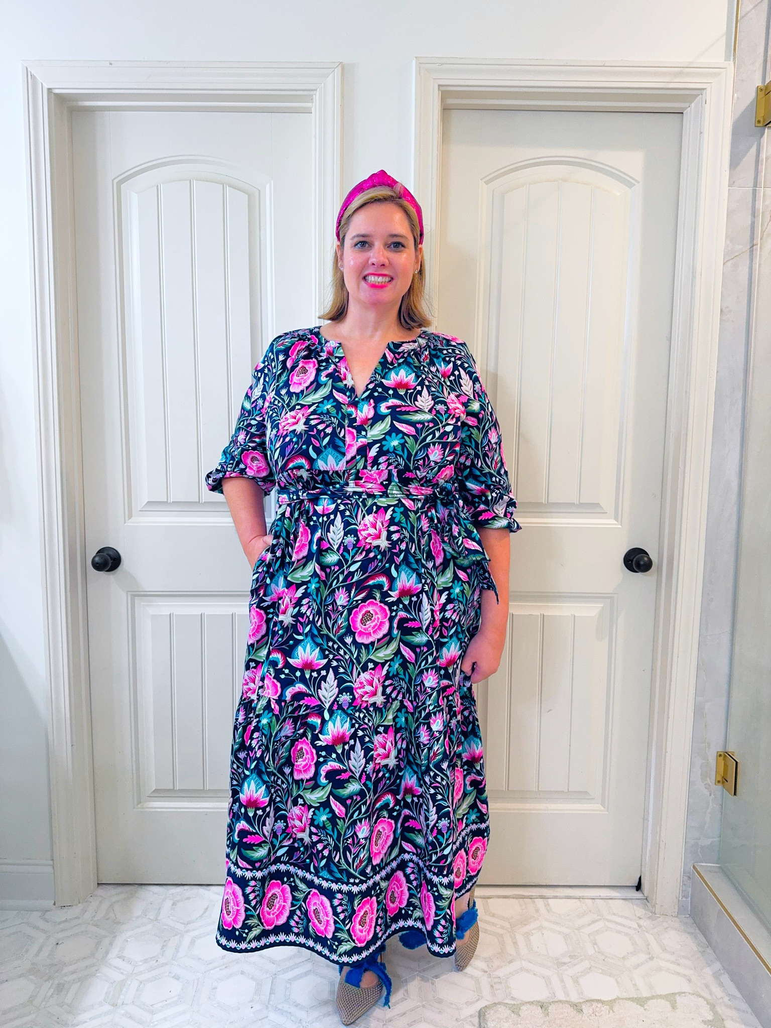 I am loving the colors on this dress! Wearing an xl which has a comfortable, relaxed fit 

#LTKPlusSize #LTKMidsize #LTKStyleTip