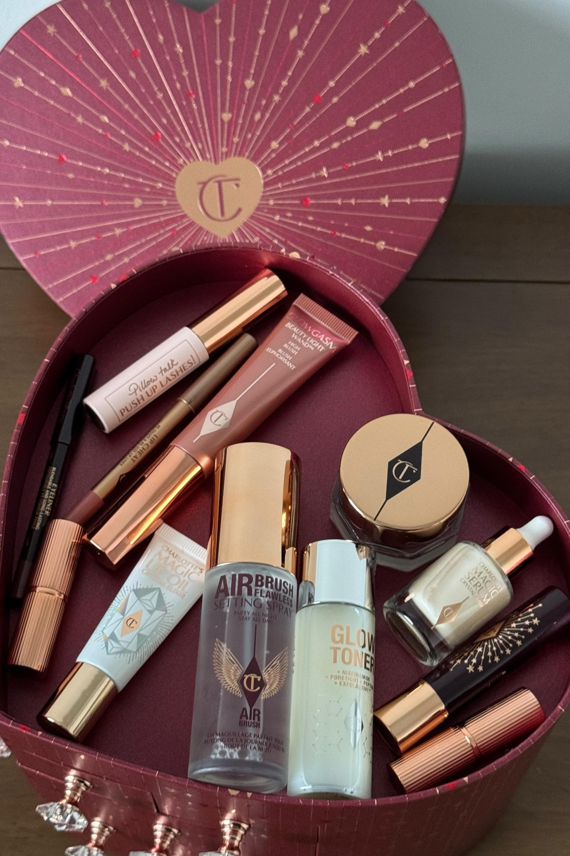 Unboxing this years @charlottetilbury holiday advent calendar! 🌟🎁💄 

Do you guys think this is worth it for almost $300 CAD? I personally think this would be a good deal if you’ve been wanting to try the brand and haven’t tried any of these products, otherwise I’d pass and just get full size CT products! 

#charlottetilbury #adventcalendar #charlottetilburymakeup #charlottetilburyadventcalendar #beautyunboxing #charlottetilburyunboxing