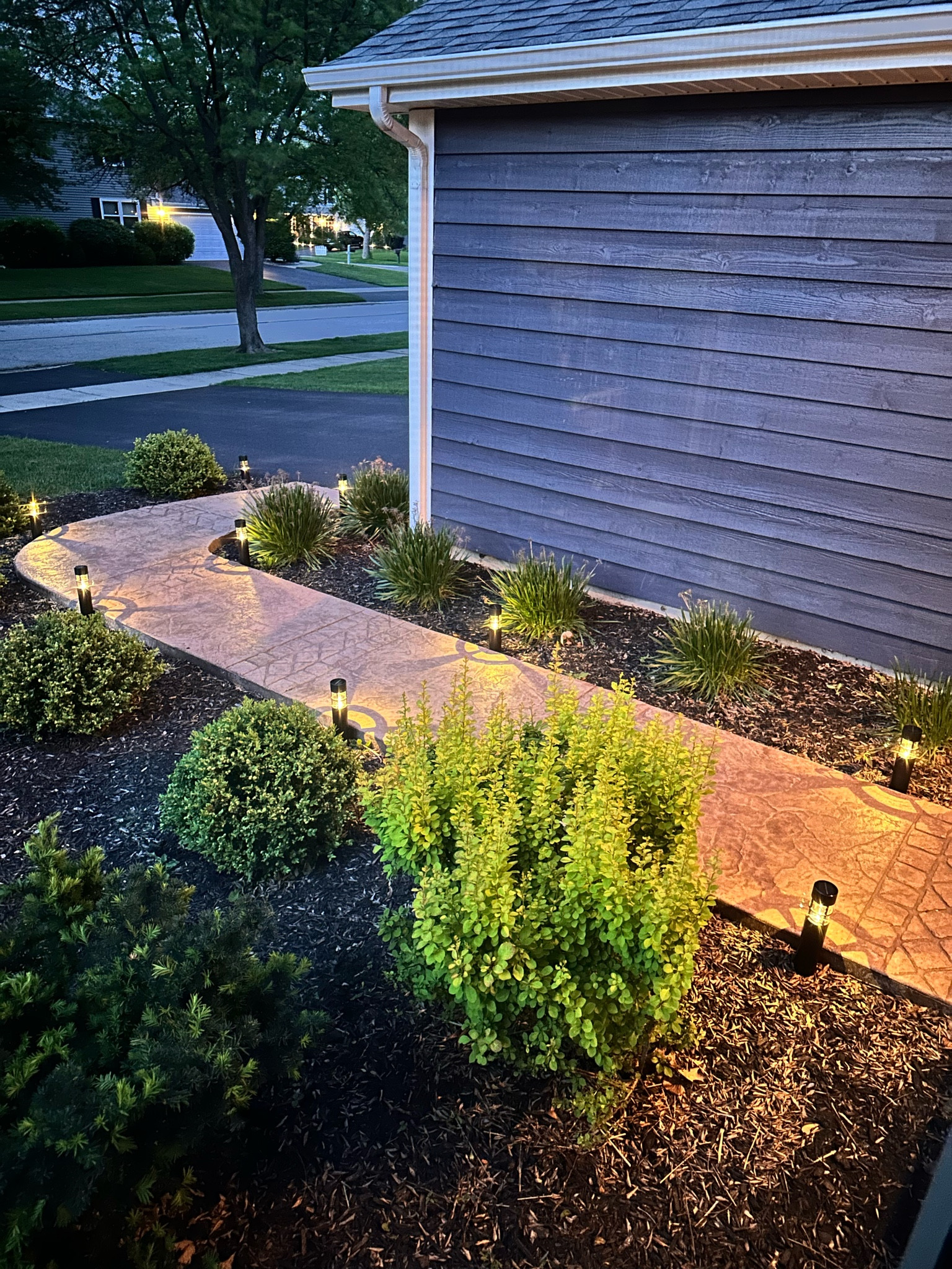 Loving these modern pathway solar lights I picked up from Walmart last week 

#LTKHome #LTKFindsUnder50 #LTKSeasonal