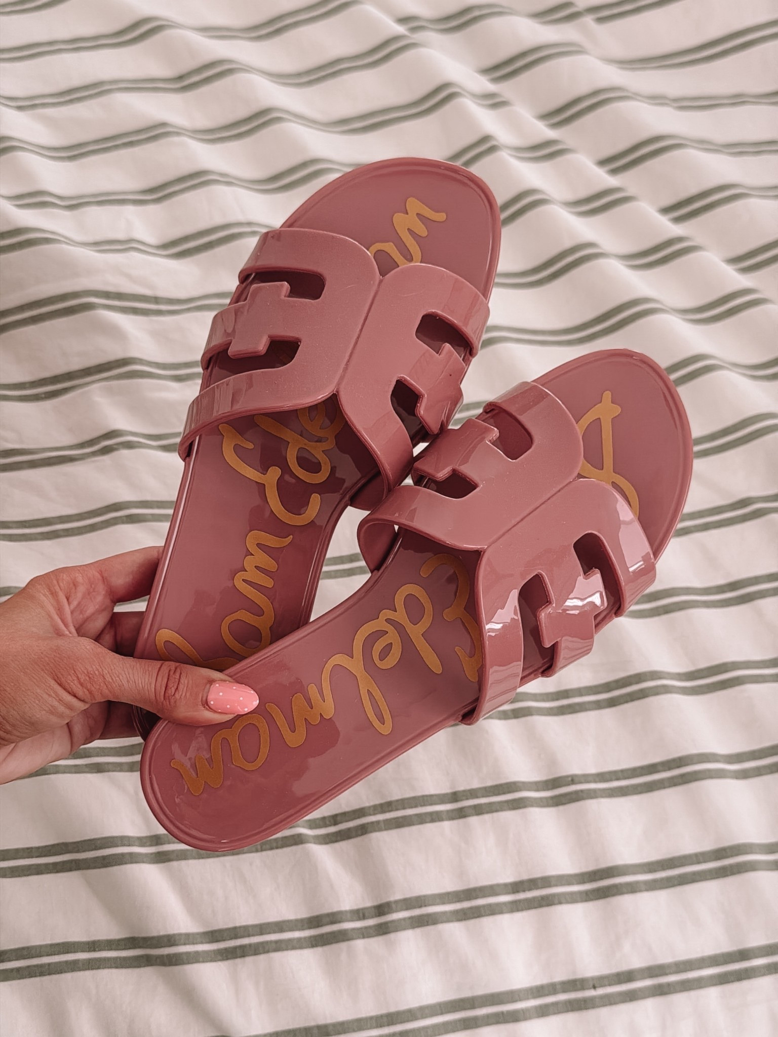 Jelly sandals #samedelman

#LTKTravel