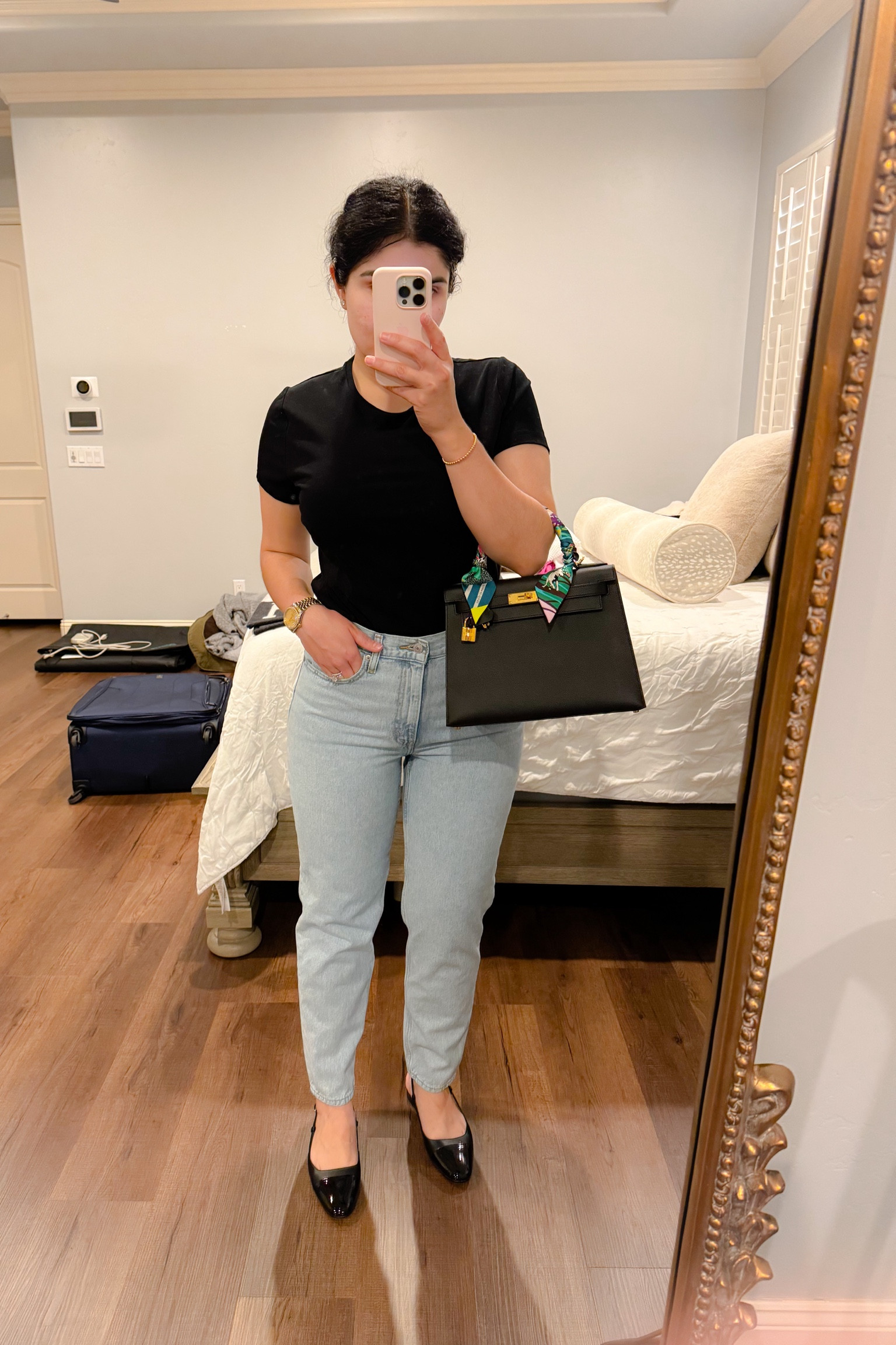 Favorite mom jeans, 80’s jeans, black tee, Steve Madden flats, Belinda flats

#LTKmidsize #LTKfindsunder100 #LTKfindsunder50