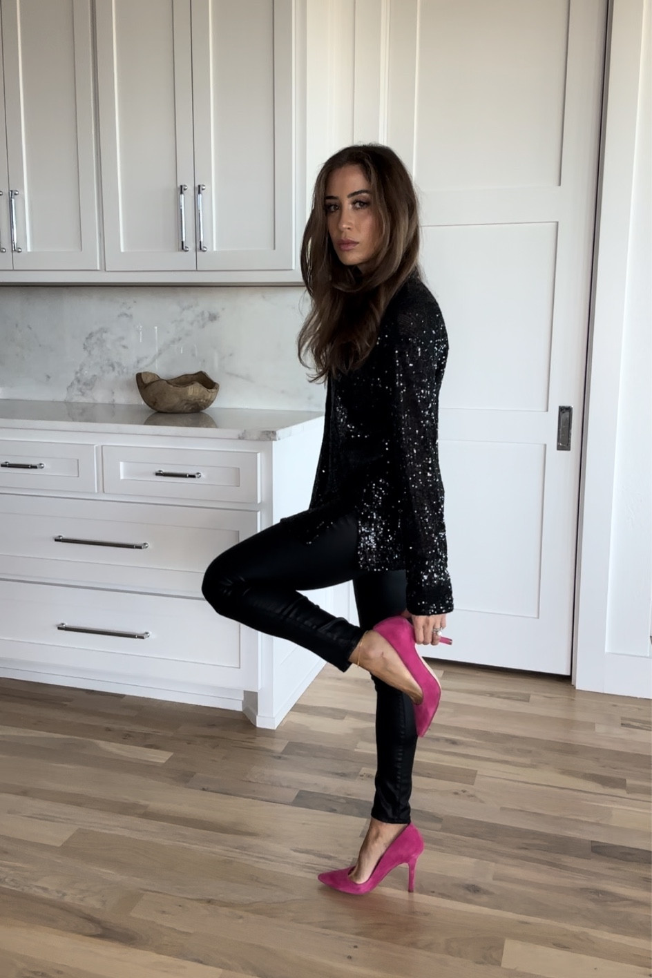 Pink pumps sequin top size xxs skinny coated jeans 

#LTKsalealert #LTKfindsunder50 #LTKfindsunder100