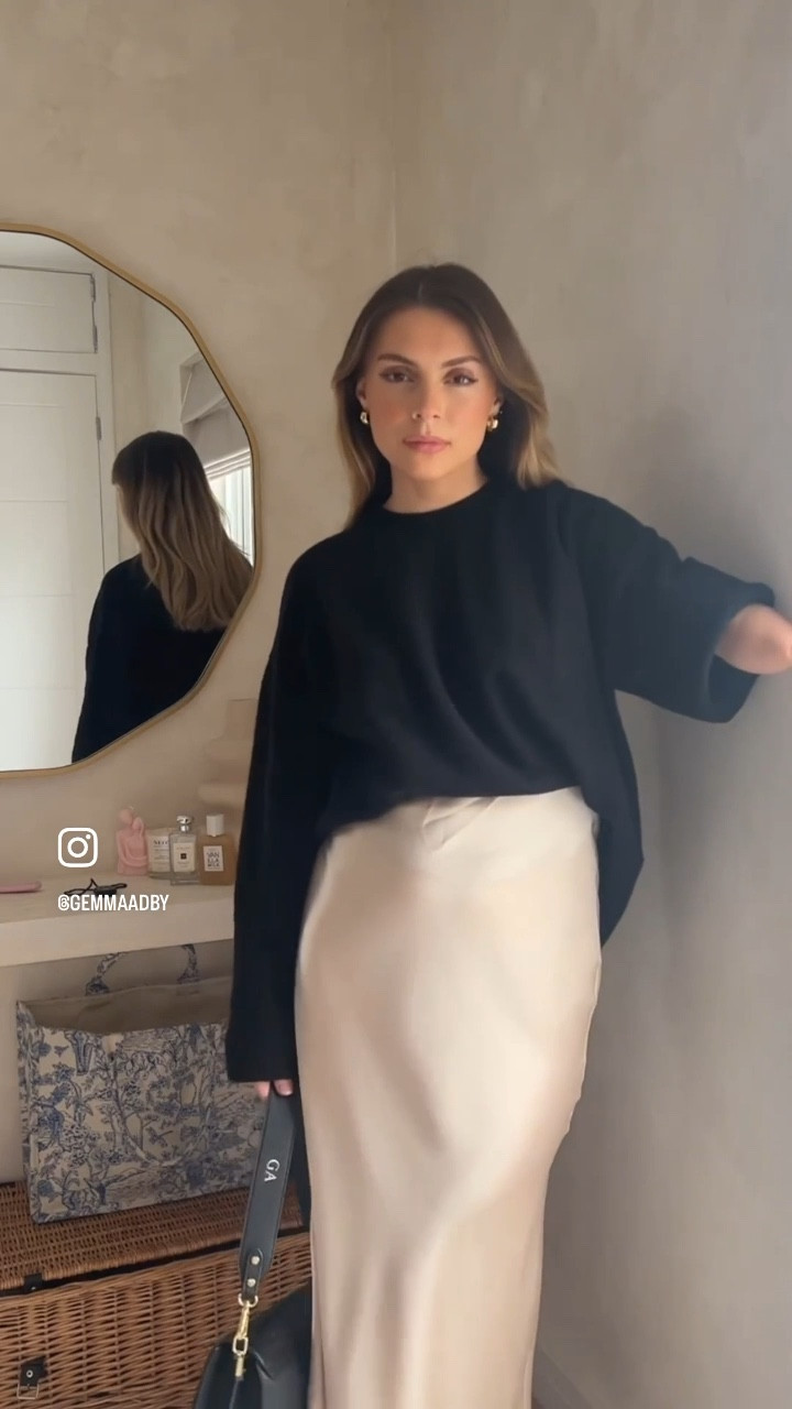 Minimal fashion | Great transitional outfit to Autumn | Date Night 🖤 

Plus I’m in LOVE with these shoes 

#LTKSeasonal #LTKshoecrush #LTKVideo