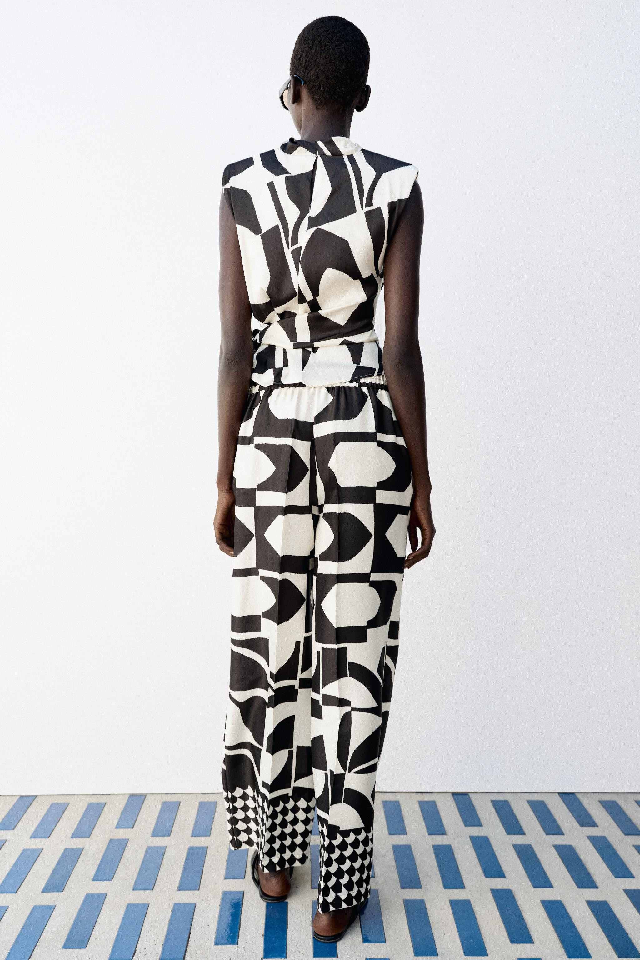 GEOMETRIC PRINT SHOULDER PAD TOP | Zara US