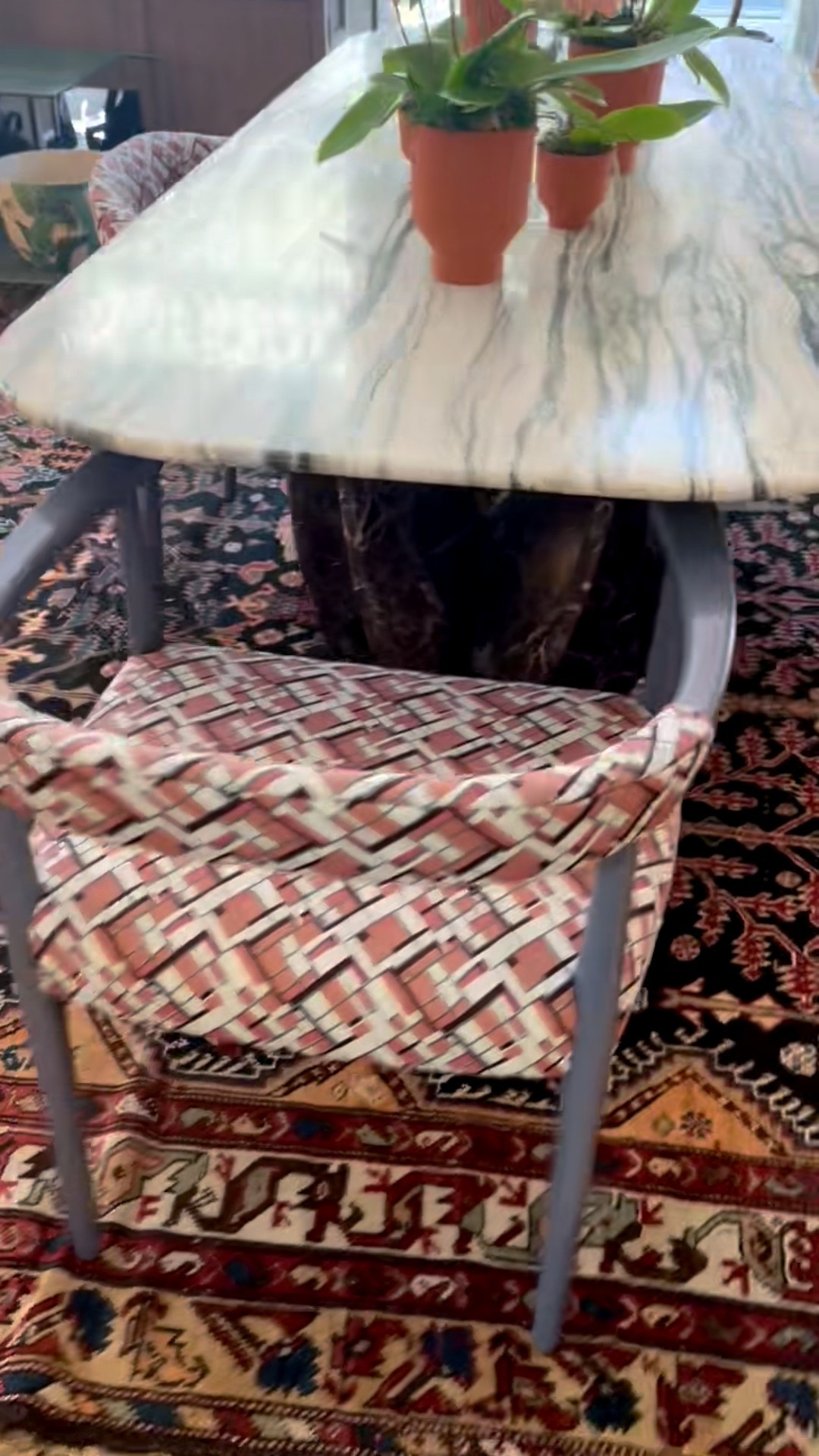 Loving this refined pattern-on-pattern moment—adding depth, texture, and so much chic energy to the dining space.

#marblediningtable #diningchair #designerdecor #rug #floralarrangement #diningroomstyle


#LTKHome #LTKCyberWeek #LTKHoliday
