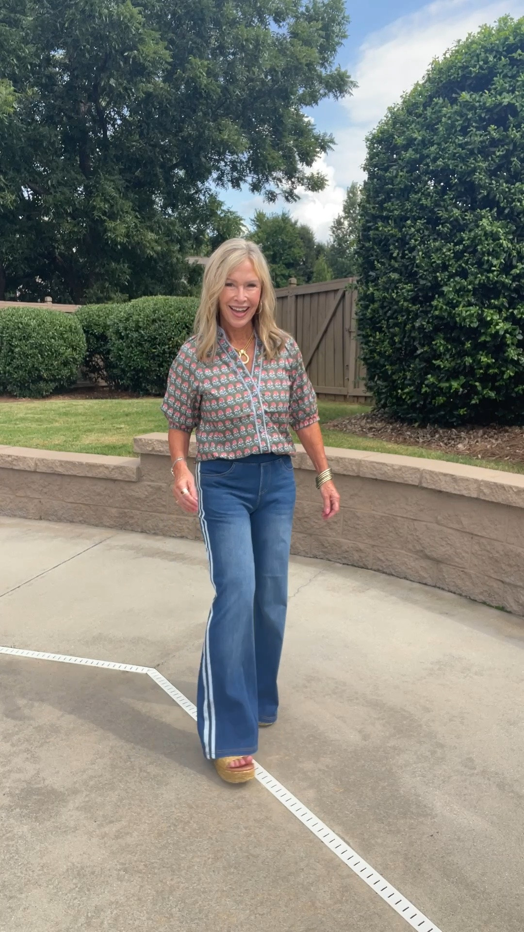 Prettiest floral early fall blouse to pair with these amazing stretchy stripe jeans.

#LTKdayinmylife #LTKootd