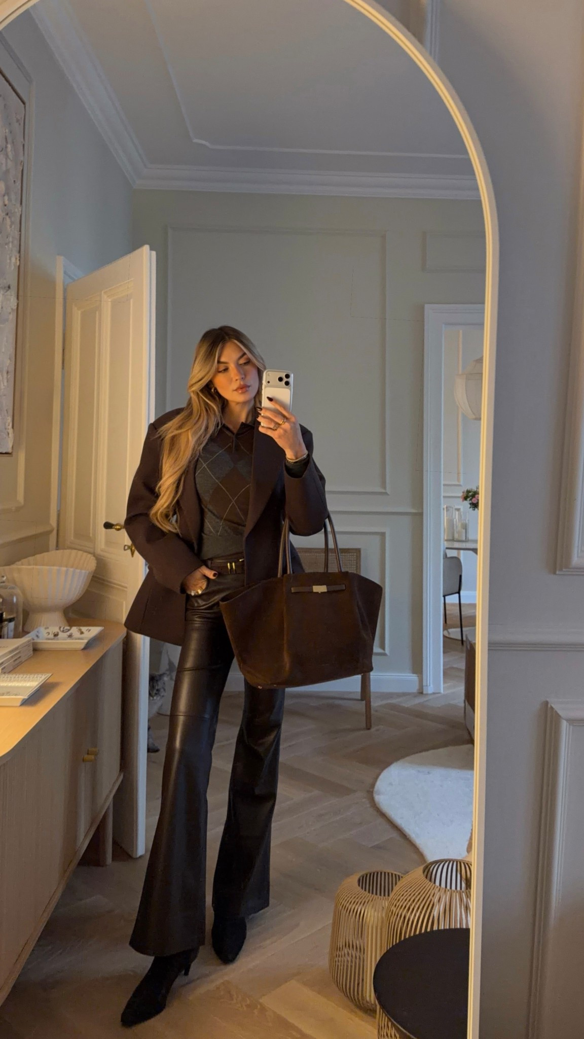 Casual brown & grey city look 🤎🩶

#LTKeurope #LTKdeutschland #LTKstyletip