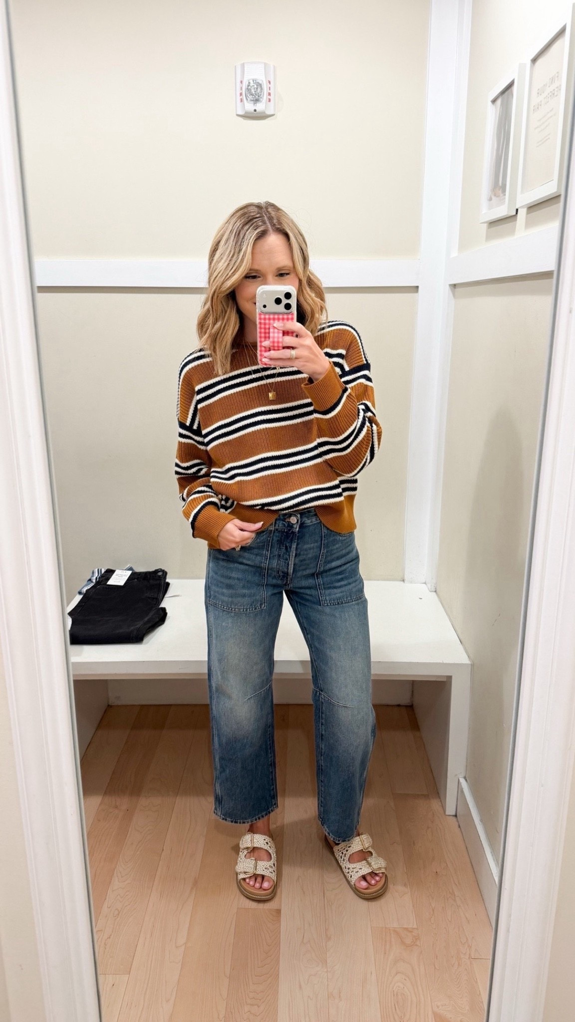 Run!!! Don’t walk.. my favorite denim jeans right now are on major sale!! Normally $157, sale $47.99!!!

Barrel jeans
Madewell jeans

#LTKgrwm #LTKootd #LTKSaleAlert
