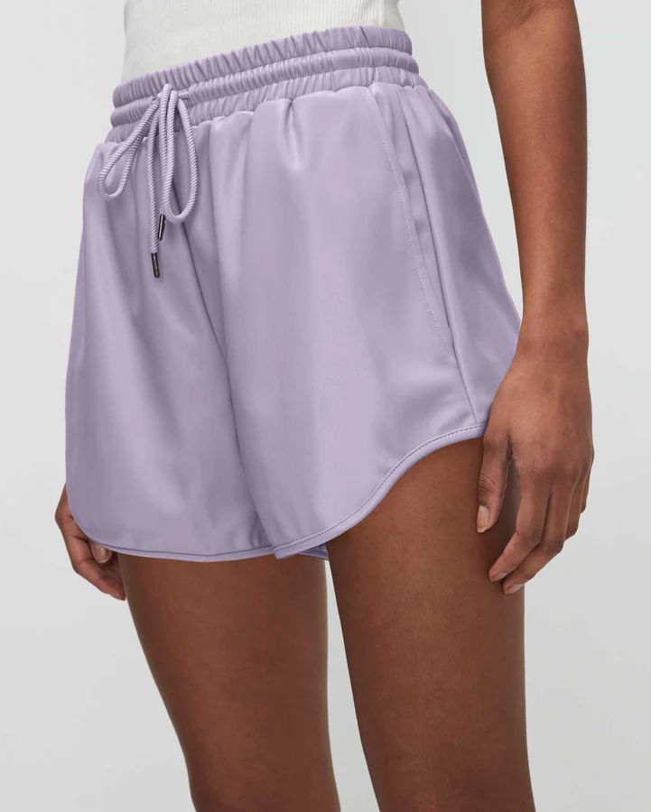 Faux Leather Dolphin Shorts In Light Lavender | 7 For All Mankind