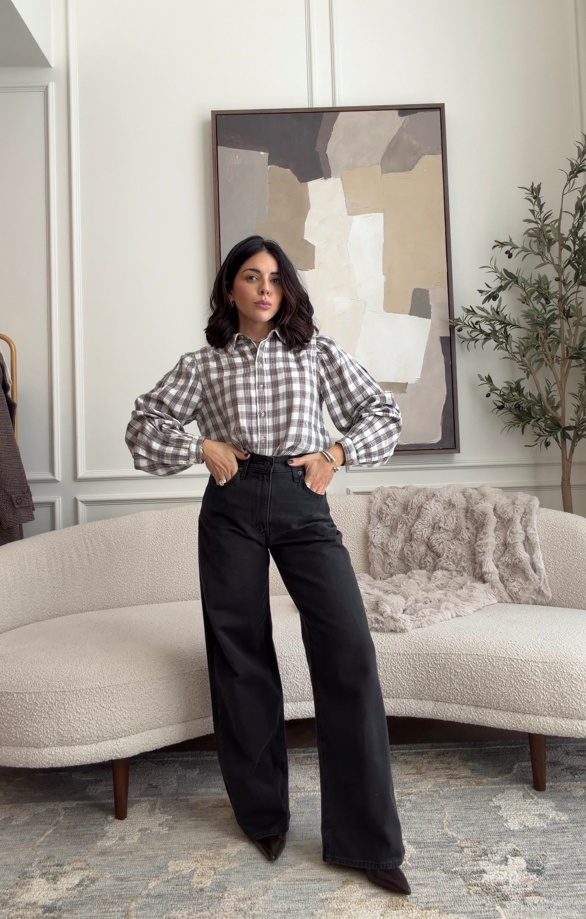 @levis 40% off Black Friday sale has officially started- and it’s sooo good! 

#levispartner 
Top - S
Jeans - size 25

#LTKcanada #LTKjeans #LTKholiday