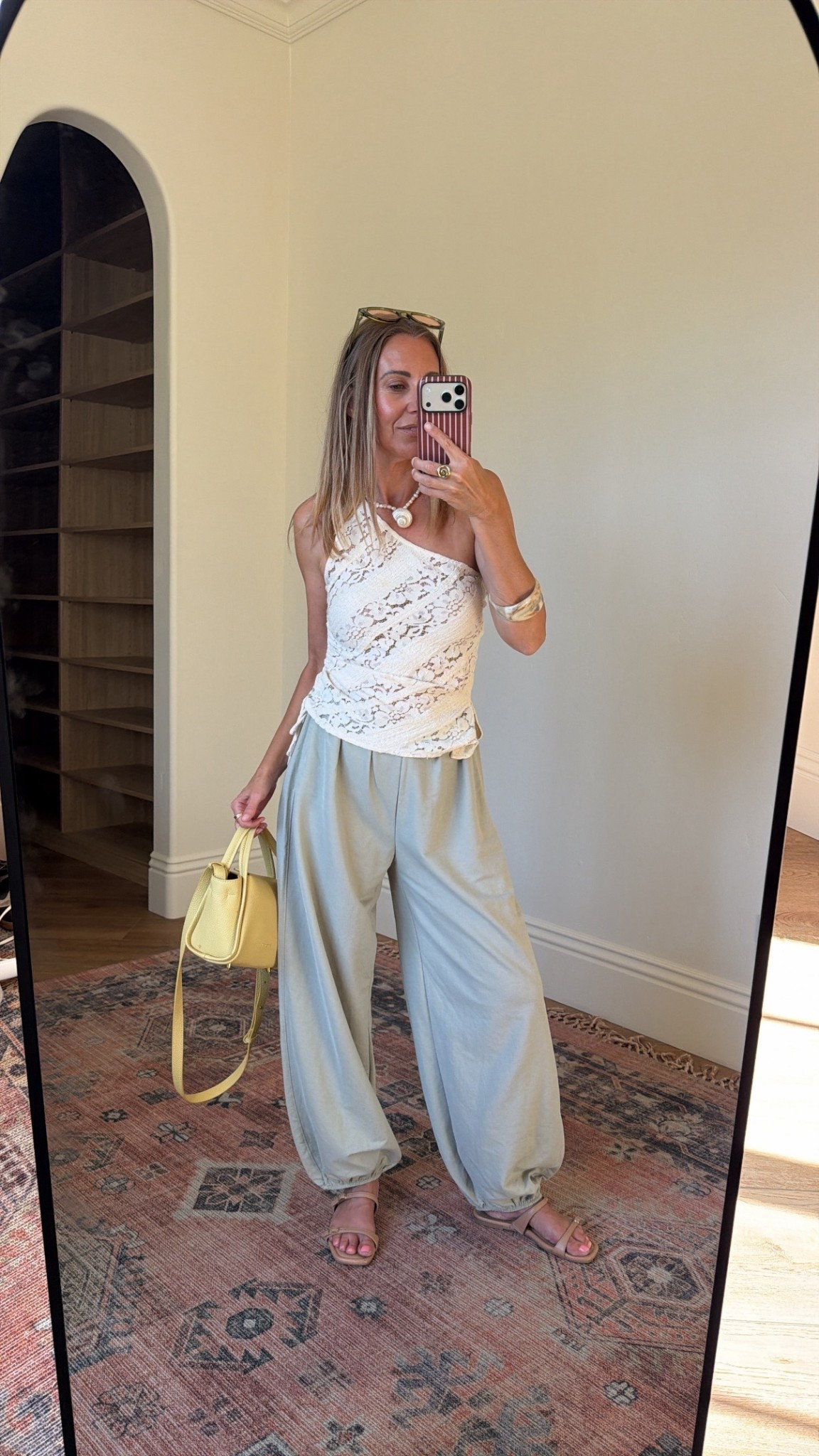 Balloon pant trend + loving it with a subtle top and pop of color with the handbag.

#LTKSaleAlert #LTKootd #LTKSeasonal