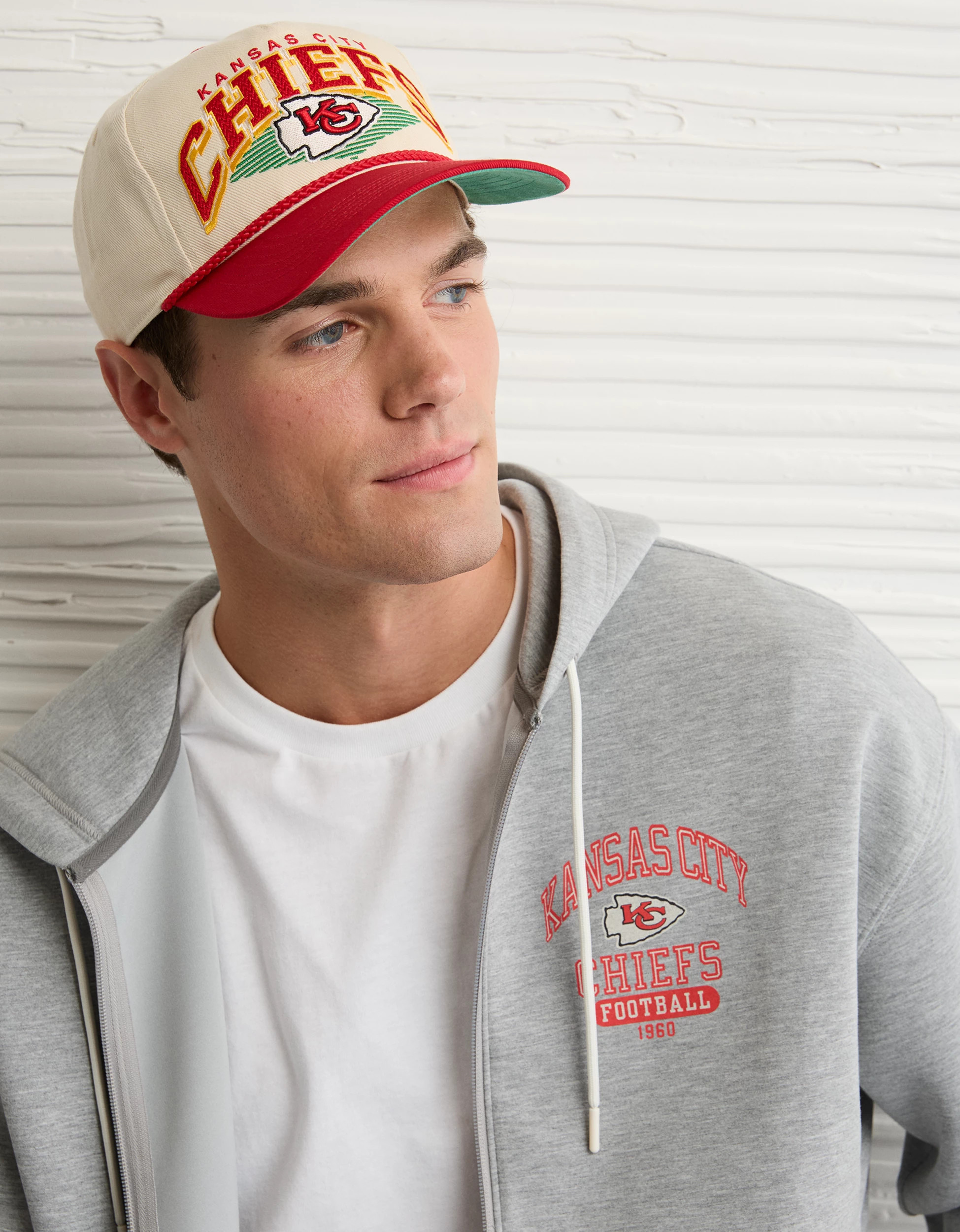 AE 24/7 NFL Kansas City Chiefs Graphic Zip-Up Hoodie | American Eagle Outfitters (US & CA)