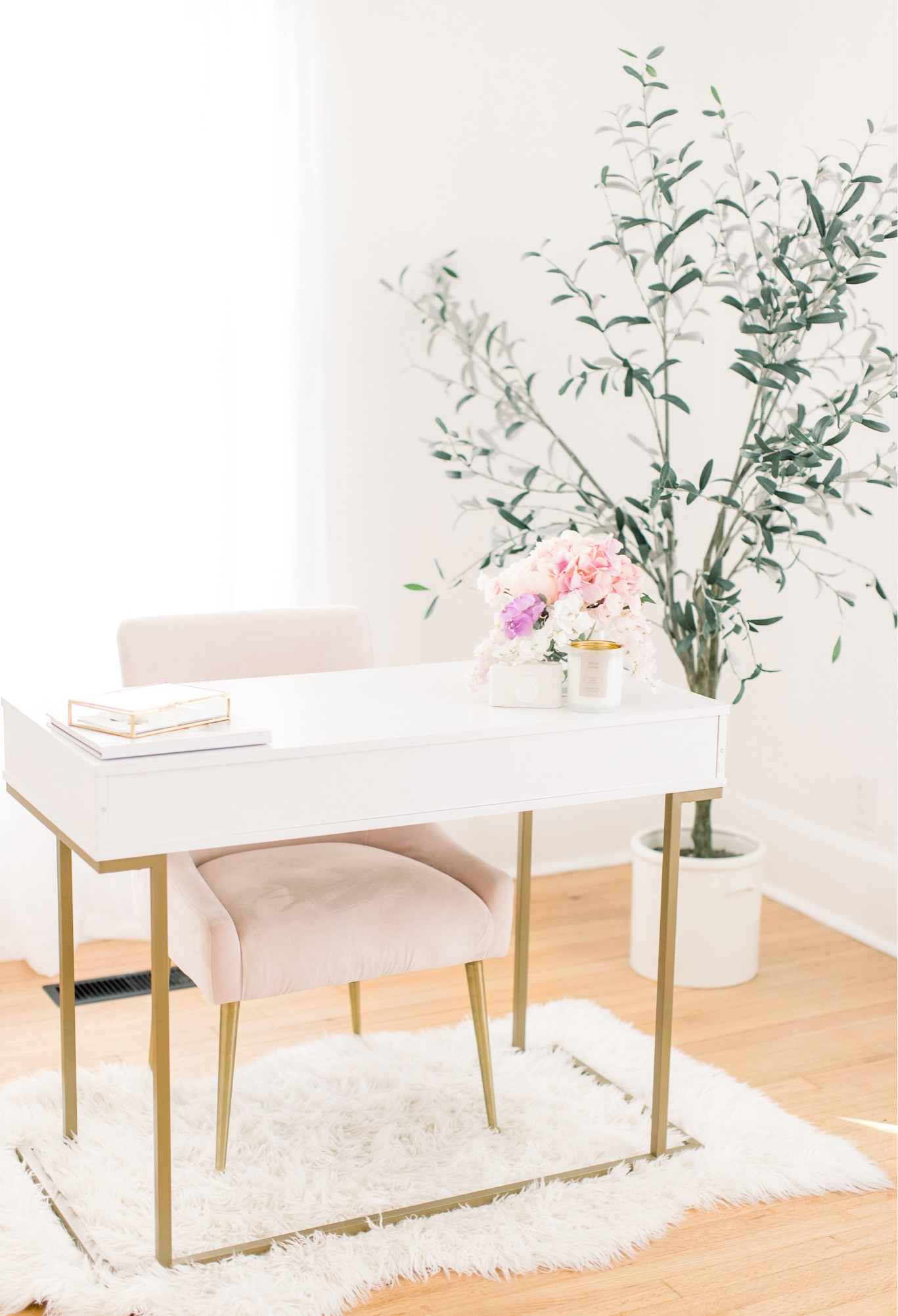Shop our studio branding room! We love our white desk that is a blank slate for you to make your own!

#LTKsalealert #LTKhome #LTKfindsunder100