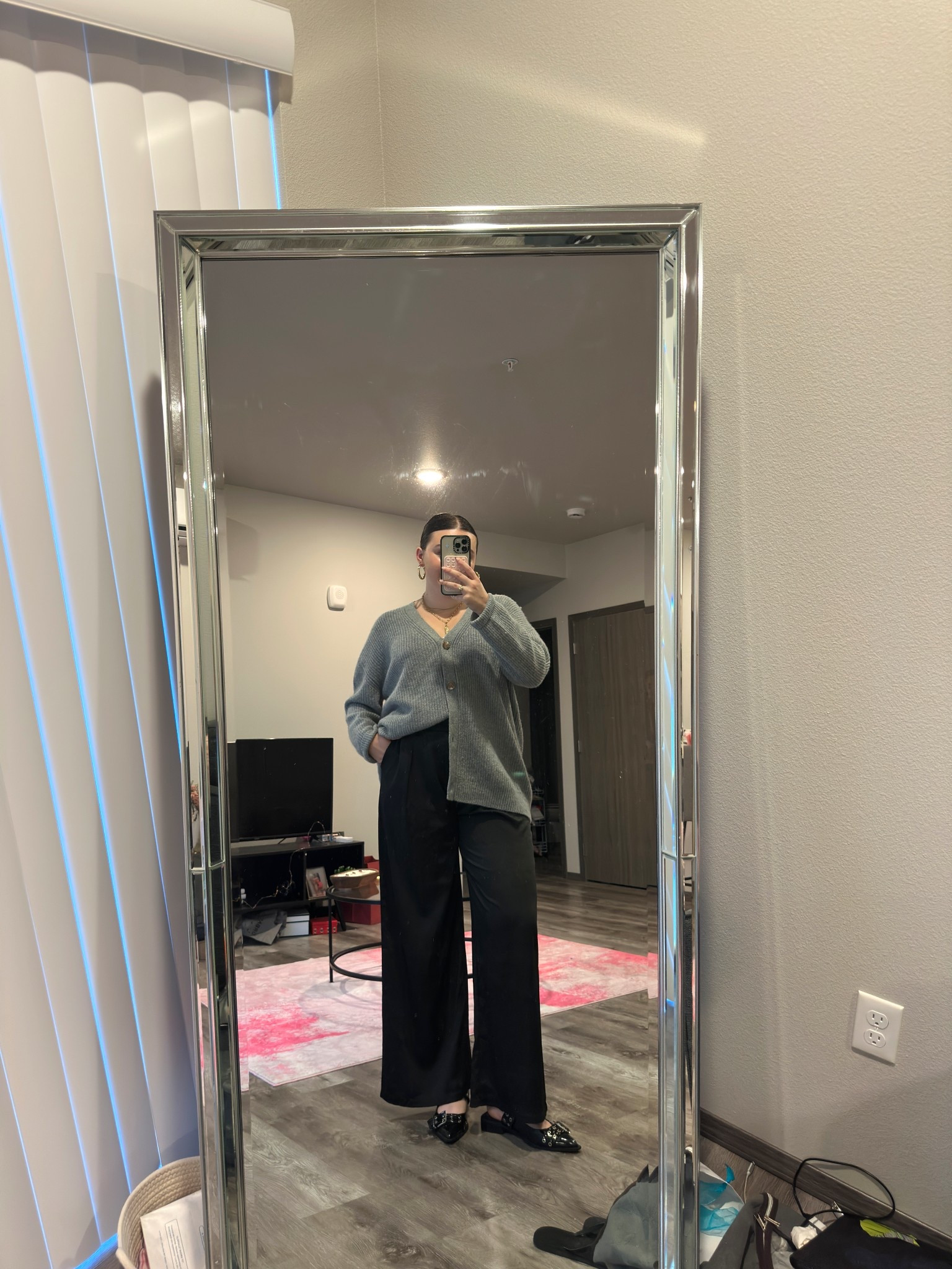 Comfy office outfit! Perfect for a business casual environment 🩶

#LTKWorkwear #LTKSeasonal #LTKFindsUnder100