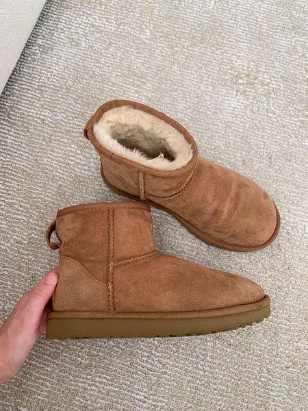 Ugg mini classic II. Love these I’ve had them for 2 years now. So cozy and warm. The ultra minis are sold out everywhere. These are a great alternative. Run TTS 