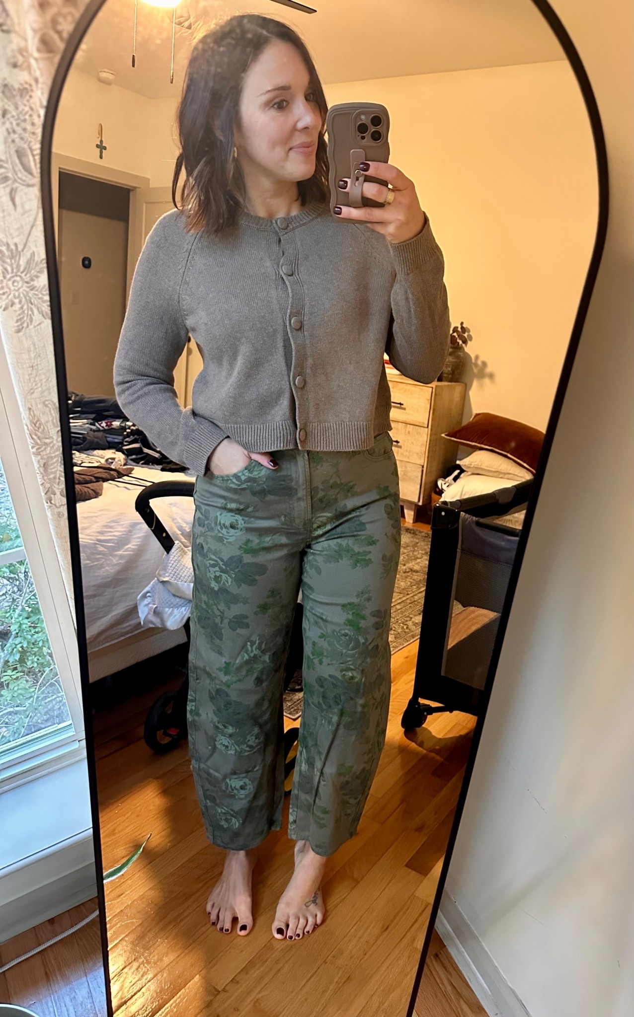 @Gap with T H E cutest barrel jeans right now that have a little stretch to them + everything on their website is 60% off right now 👏🏼👏🏼👏🏼 #gap

#LTKHoliday #LTKmomlife #LTKSaleAlert