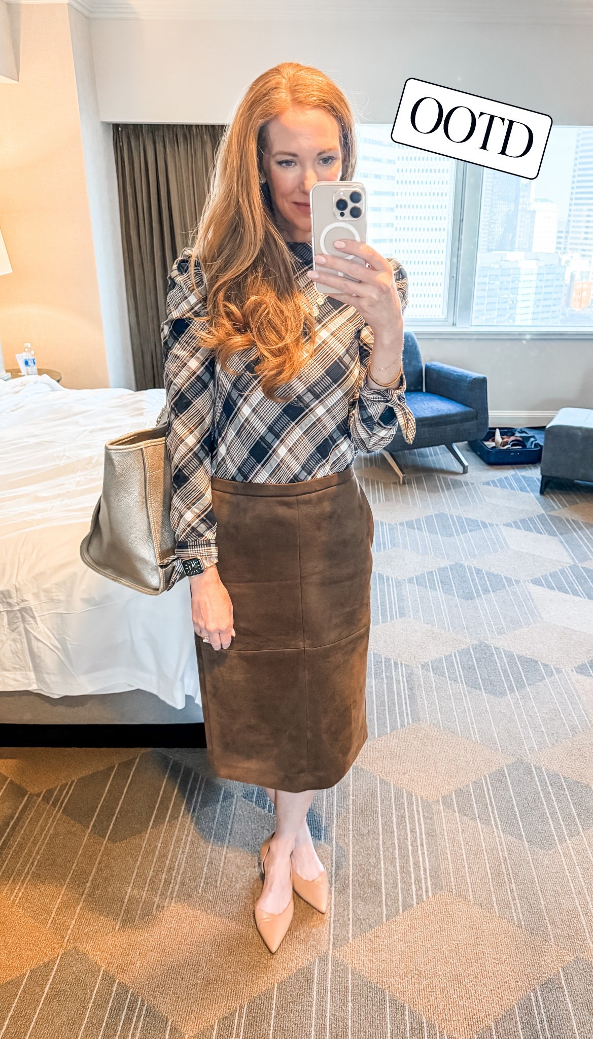 H&M brown suede skirt size 6
Veronica Beard top size 4
27 Edit heels 
Caroline Hill tote 

#LTKWorkwear #LTKFindsUnder100 #LTKStyleTip