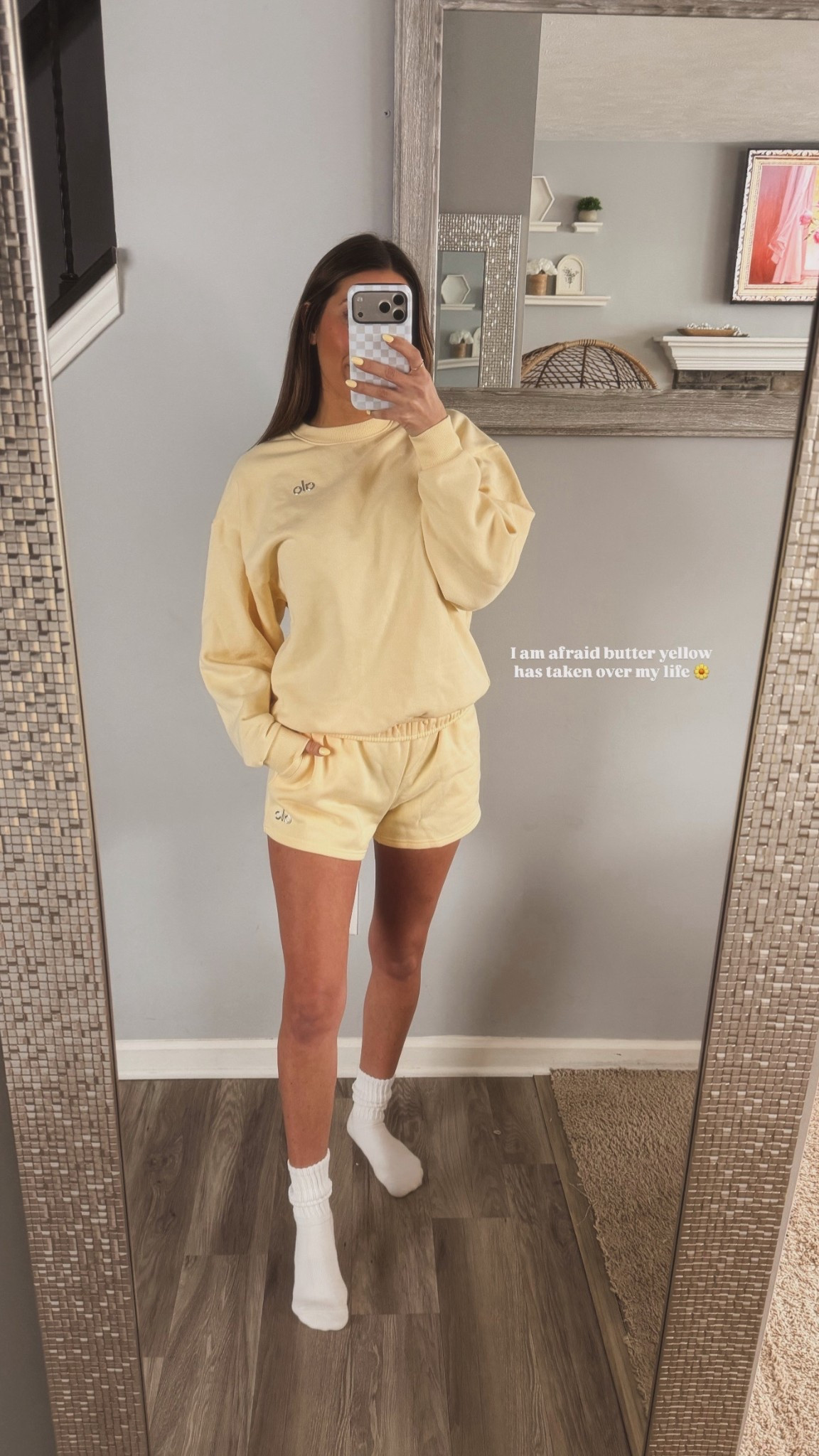 Give me everything yellow for spring 🌼🌸 @Alo Yoga 