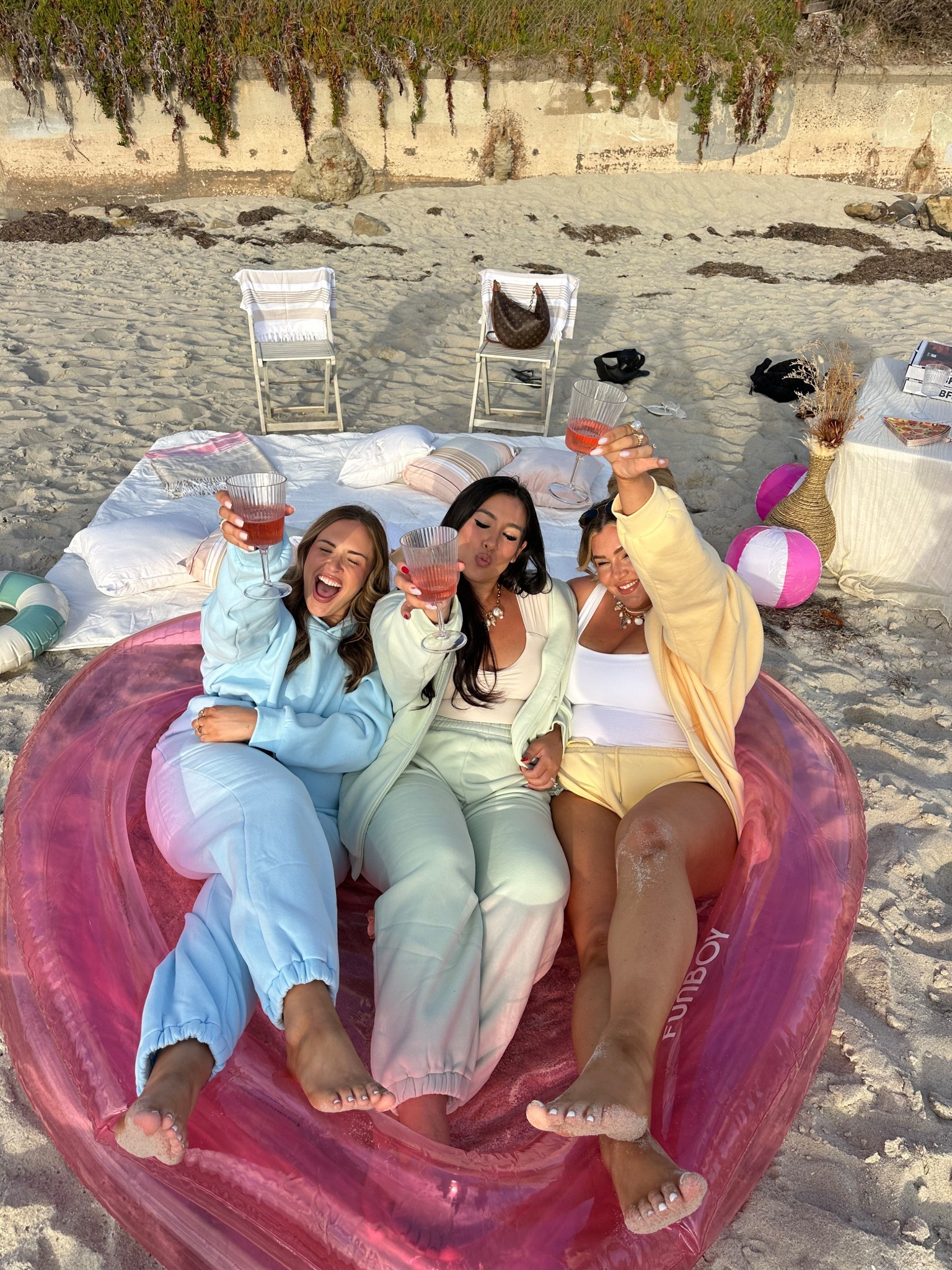 I’m wearing a size xl hoodie and 2xl bottom! Our pastel matching sets for pizza night 🍕🌺
-
-
-
Comfrt set, butter yellow set, lavender set, baby blue, sage green, matching loungewear set, sweatsuit 

#LTKMidsize #LTKFindsUnder50 #LTKStyleTip