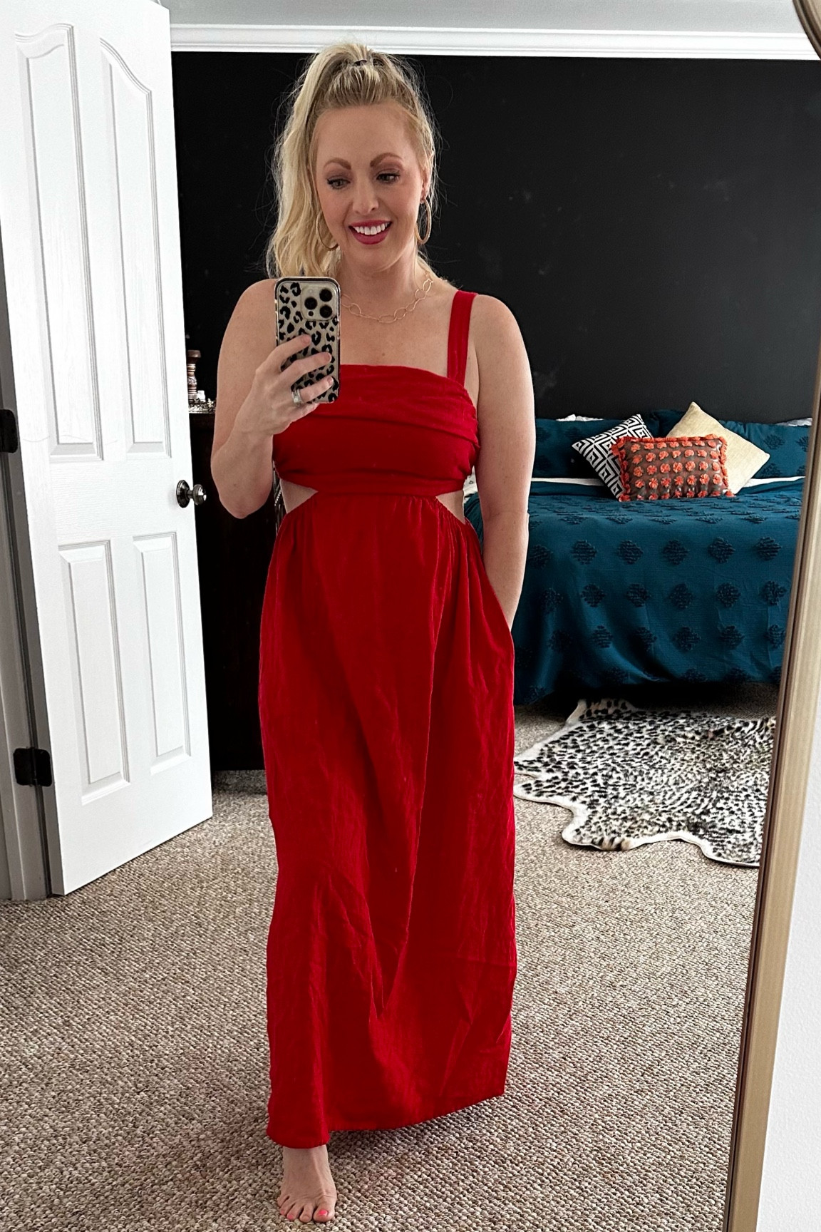 Cut outs and pockets, sold! Similar dresses linked!

I’m 5’1 size Small 

#LTKSeasonal